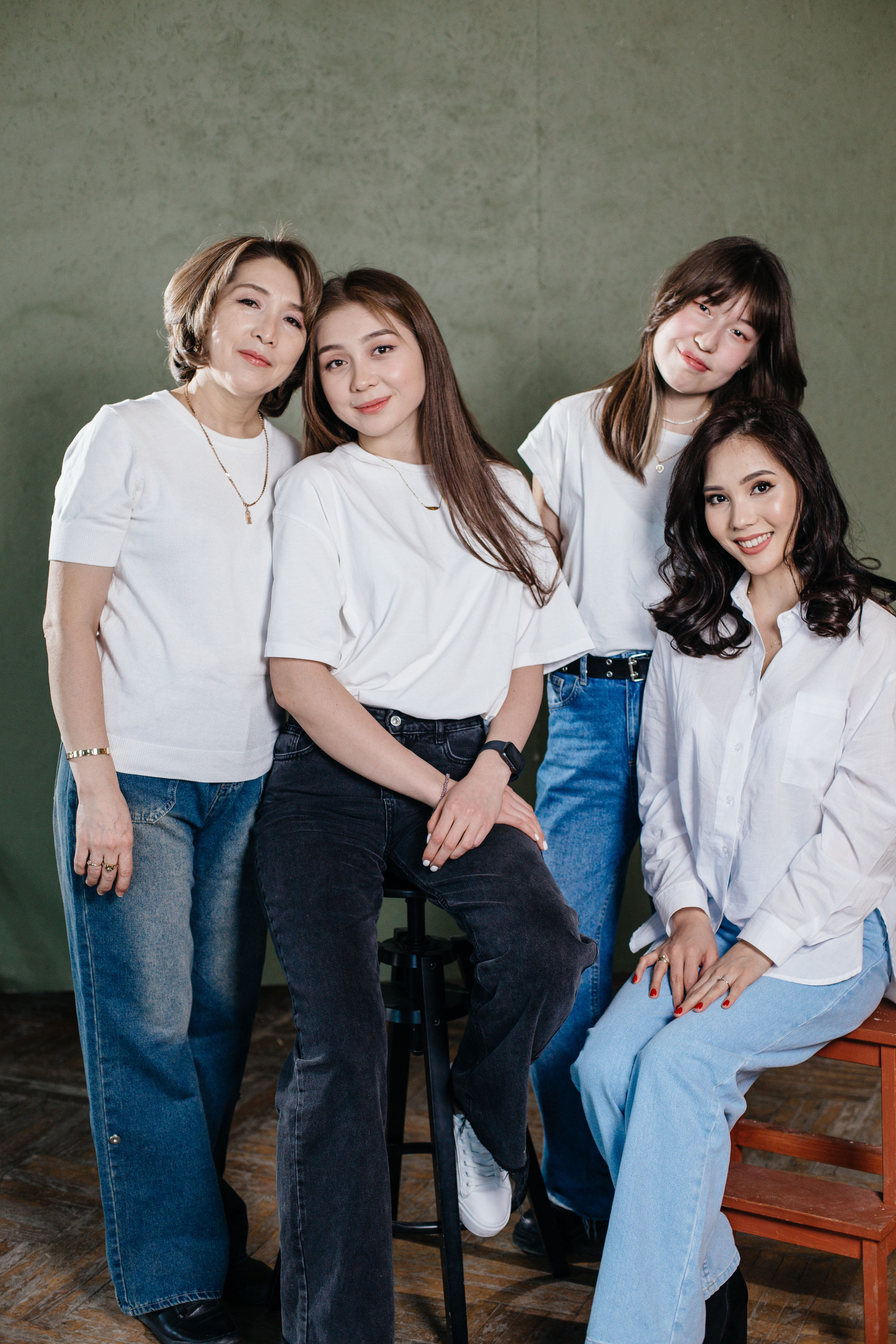 Семейная фотосессия в Алматы. Фотограф в Алматы Сиражев Карымсак. Фотосессия, бизнес портреты