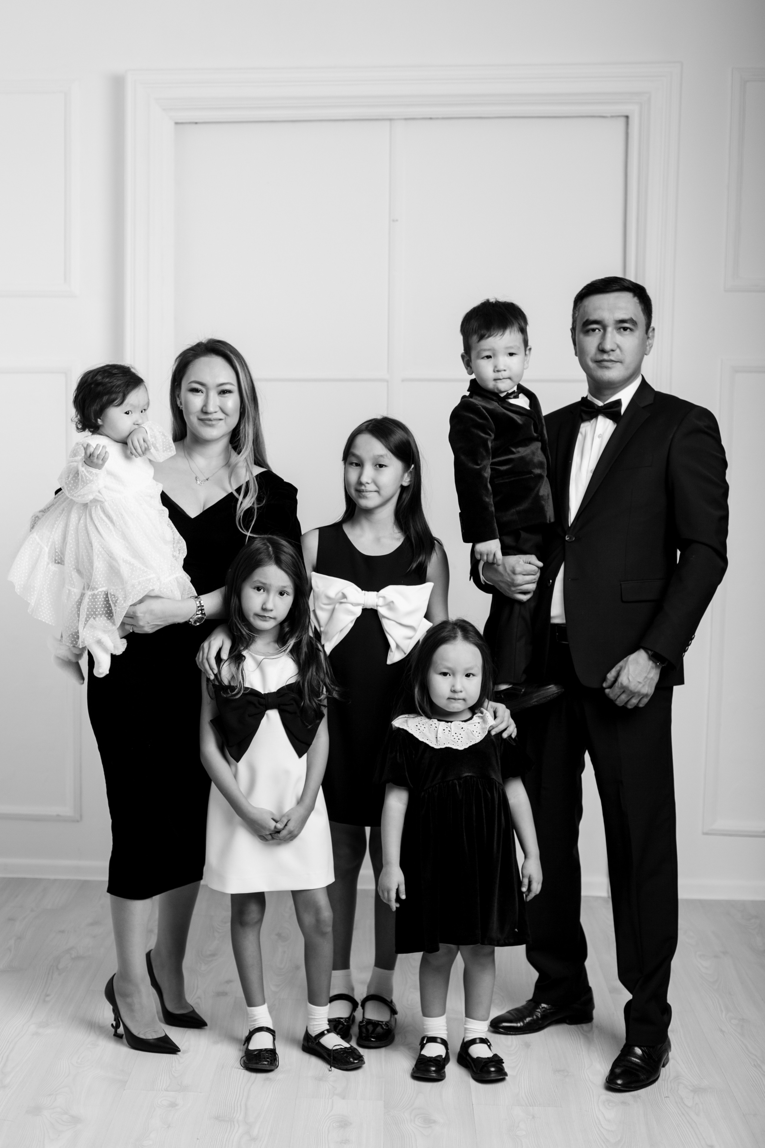 Семейная фотосессия в Алматы. Фотограф в Алматы Сиражев Карымсак. Фотосессия, бизнес портреты