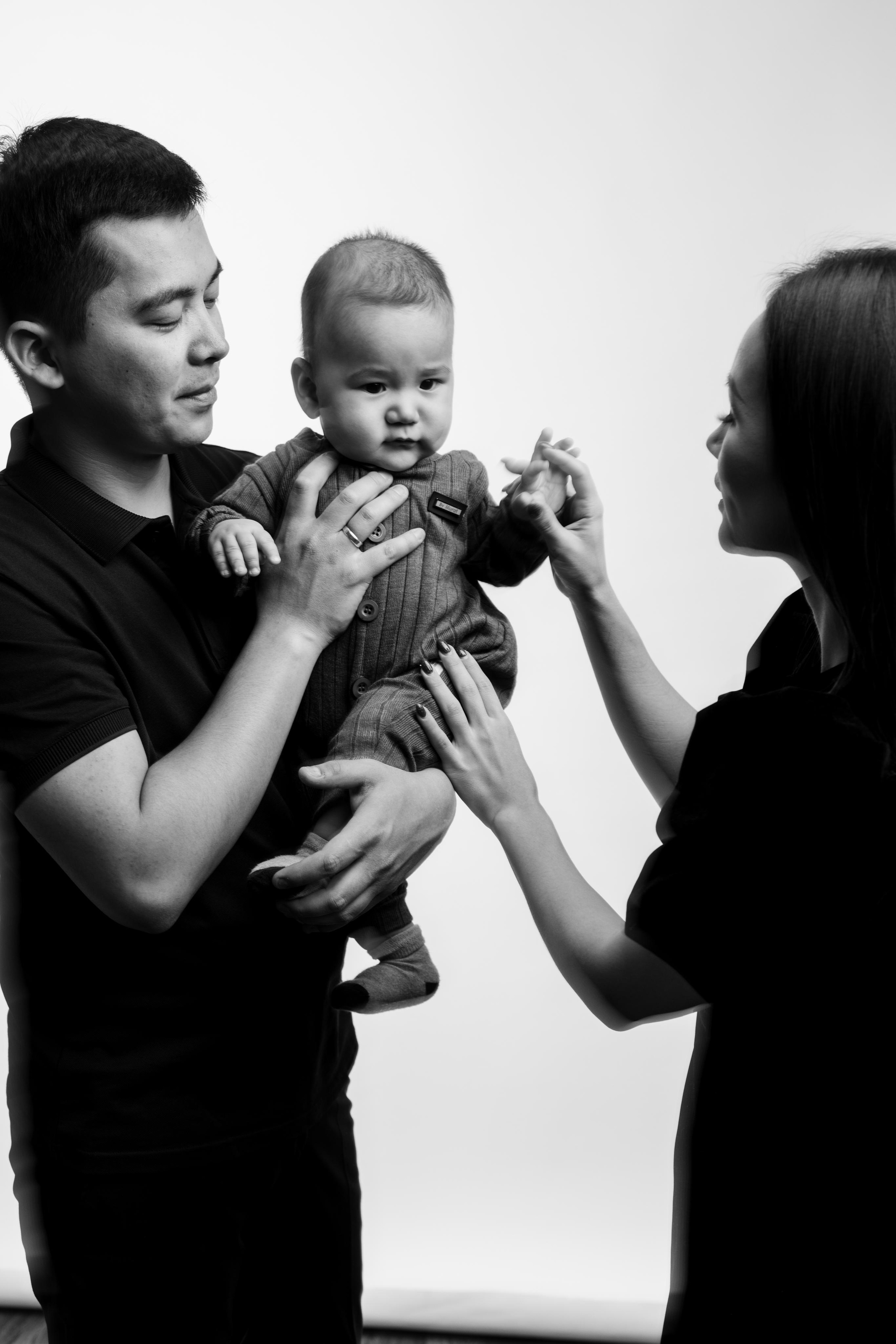 Семейная фотосессия в Алматы. Фотограф в Алматы Сиражев Карымсак. Фотосессия, бизнес портреты