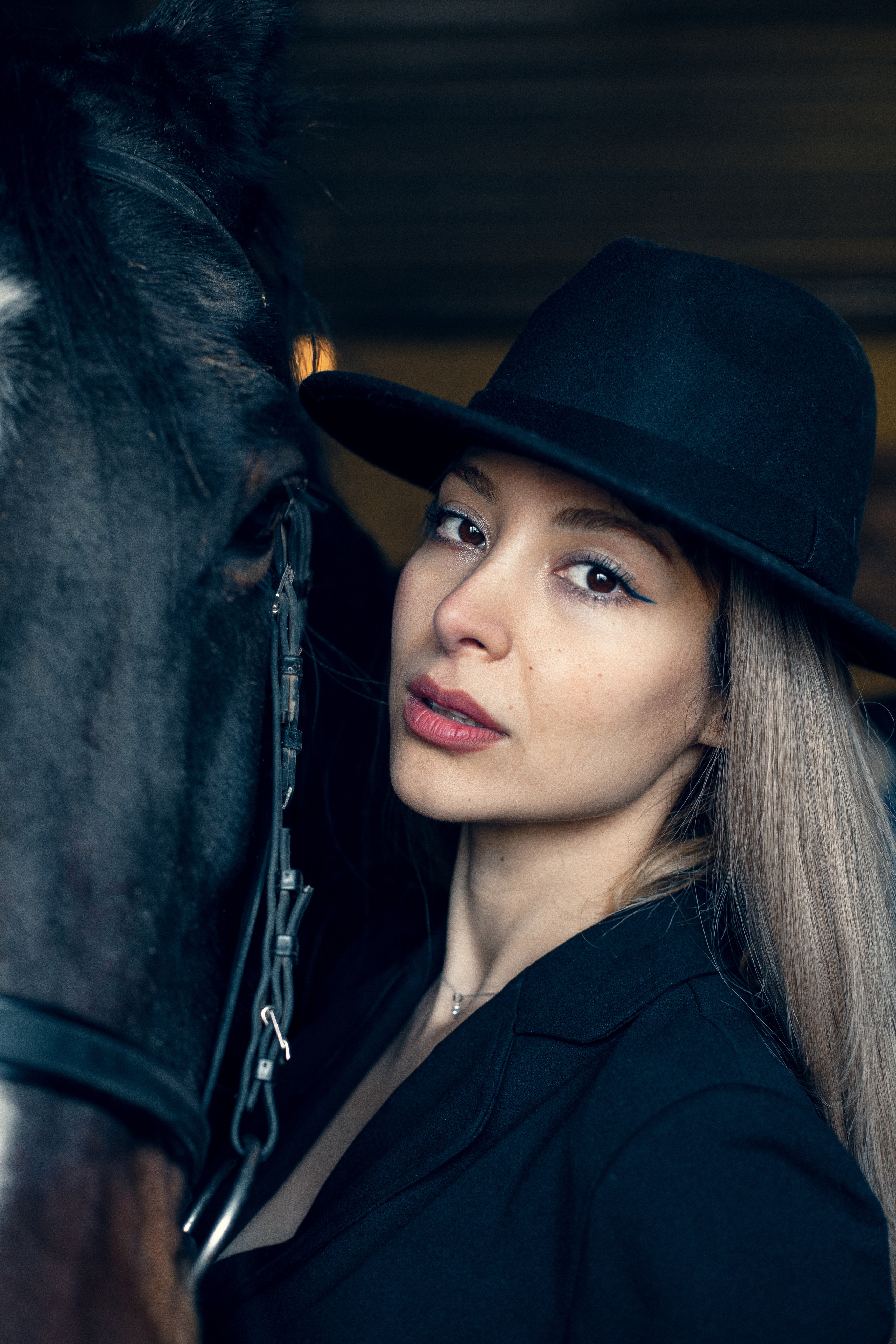 Портретная и индивидуальная фотосессия в Алматы. Фотограф в Алматы Сиражев Карымсак. Фотосессия, бизнес портреты