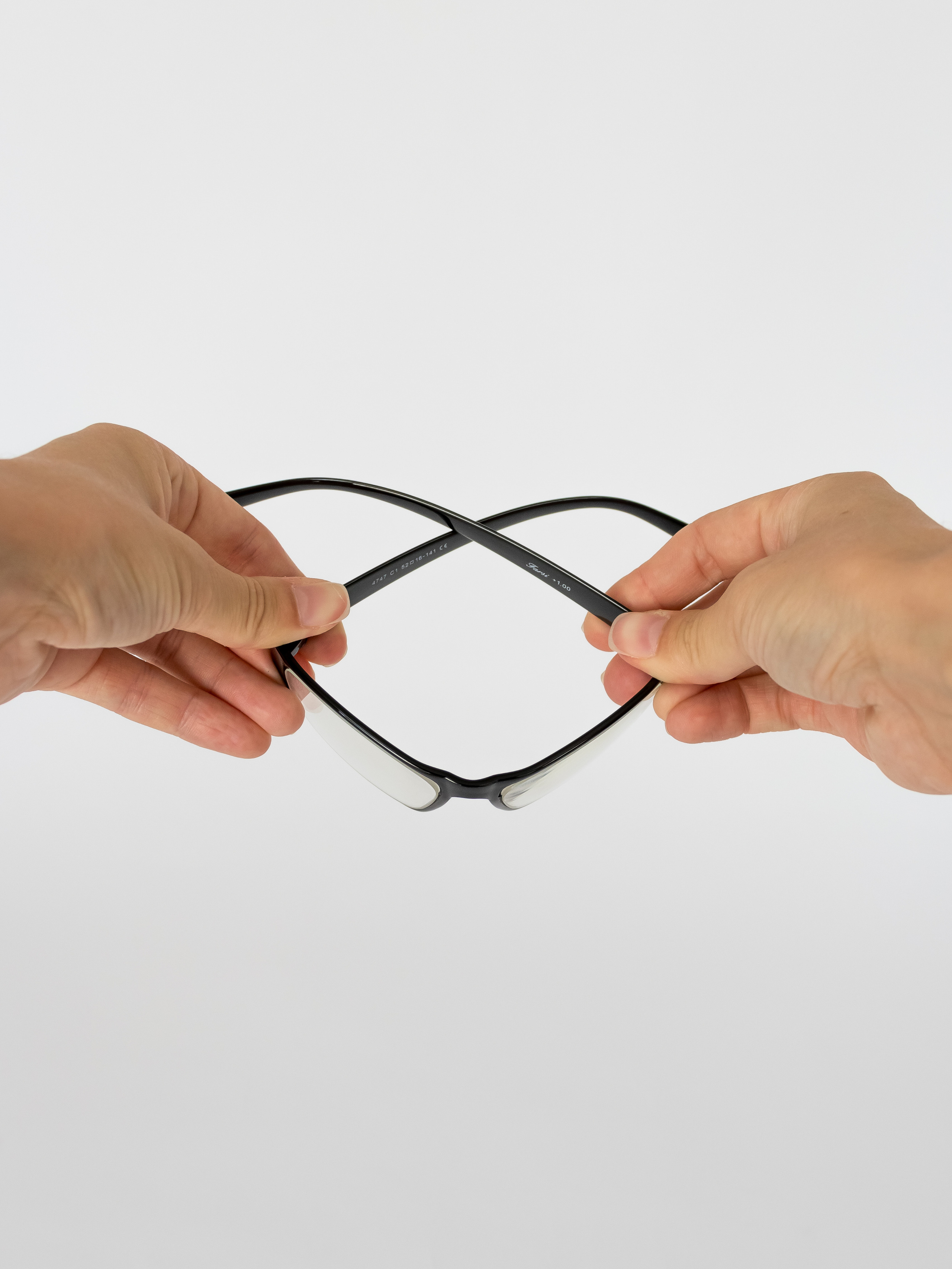 Очки предметка. Фотограф в Краснодаре Арина Кудряшова