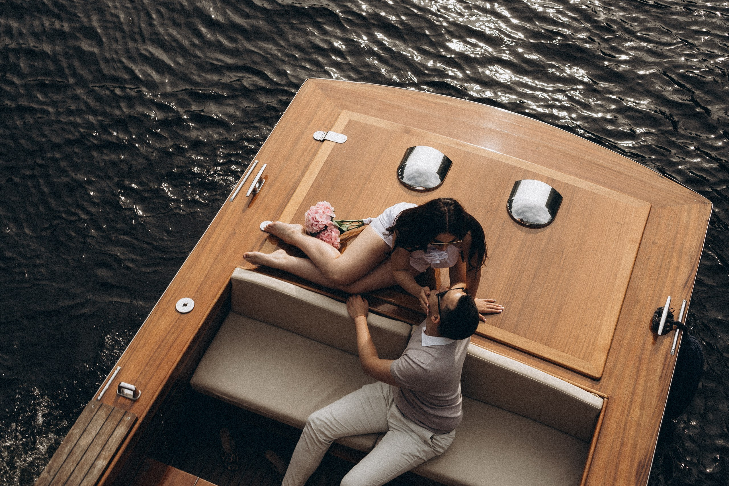 СВАДЕНБНАЯ СЬЕМКА НА КАТЕРЕ ПО КАНАЛАМ САНКТ-ПЕТЕРБУРГА И В АКВАТОРИИ НЕВЫ. Профессиональный фотограф, Санкт-Петербург — Виктория Богомолова