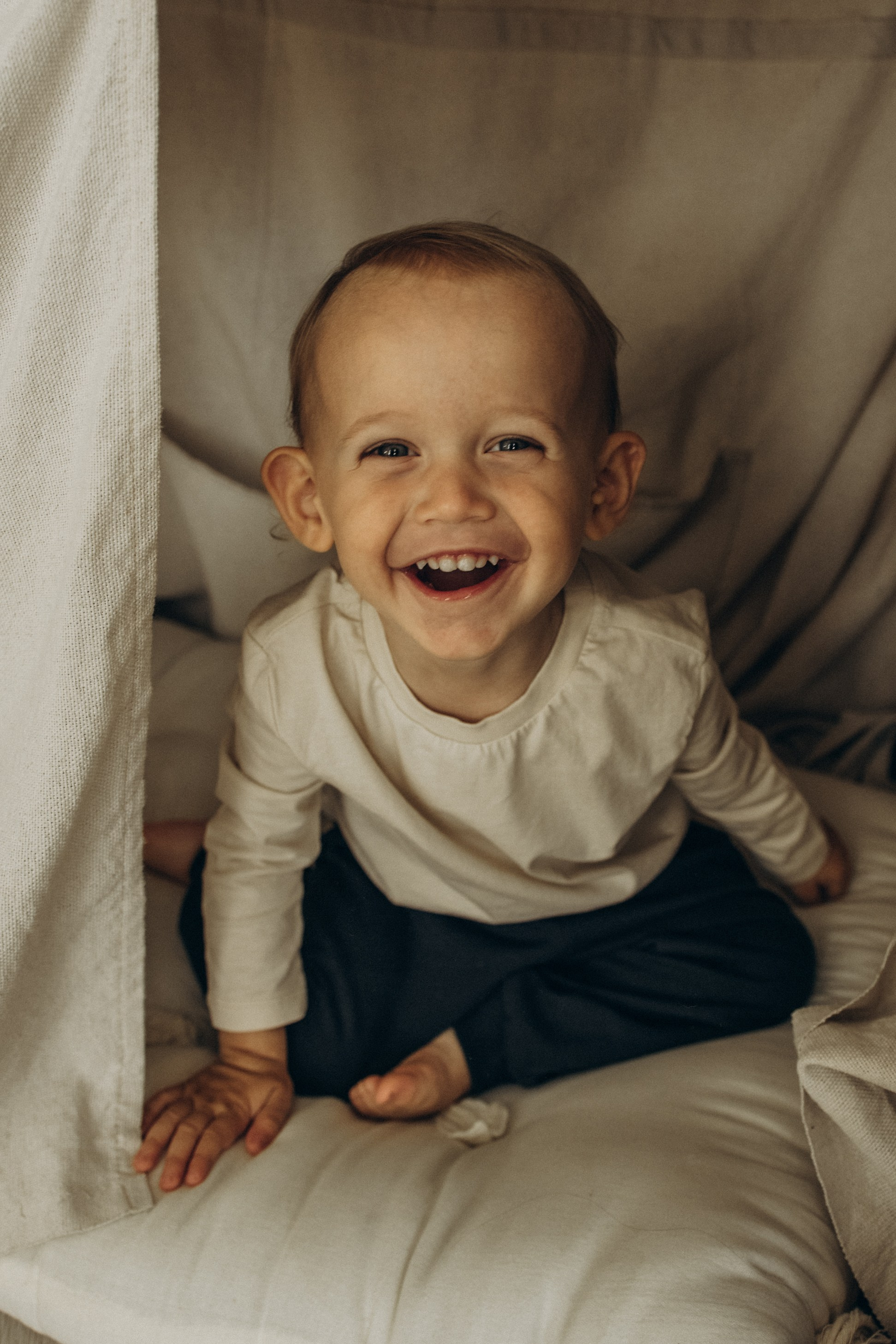 Ярослав и яблоки. Гаврилова Настя семейный фотограф lifestyle в Москве