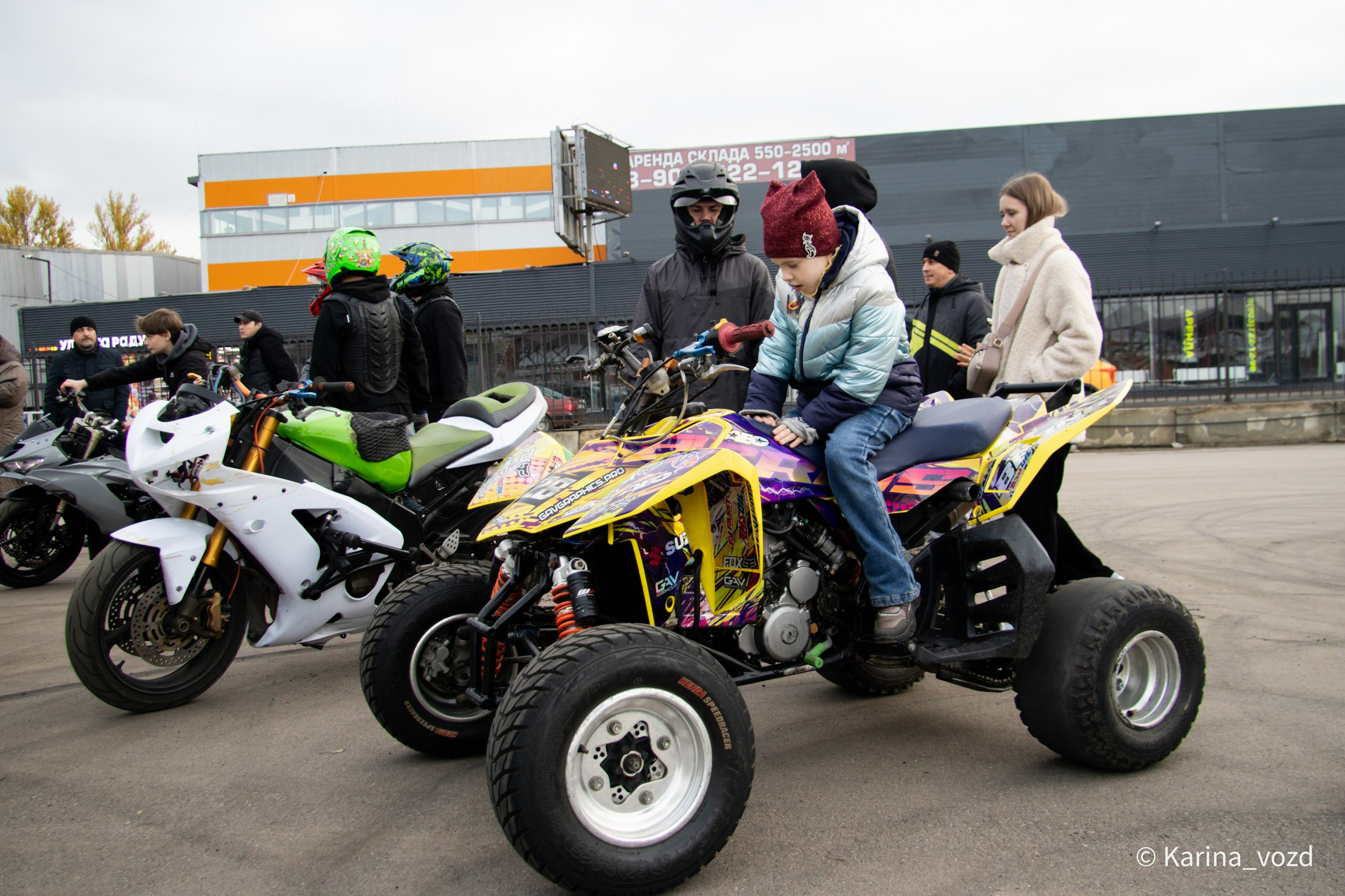Выступление команды МОТО ШОУ SMT (Стантрайдинг, мотошоу). Репортажный фотограф в Москве и Зеленограде Karina-vozd