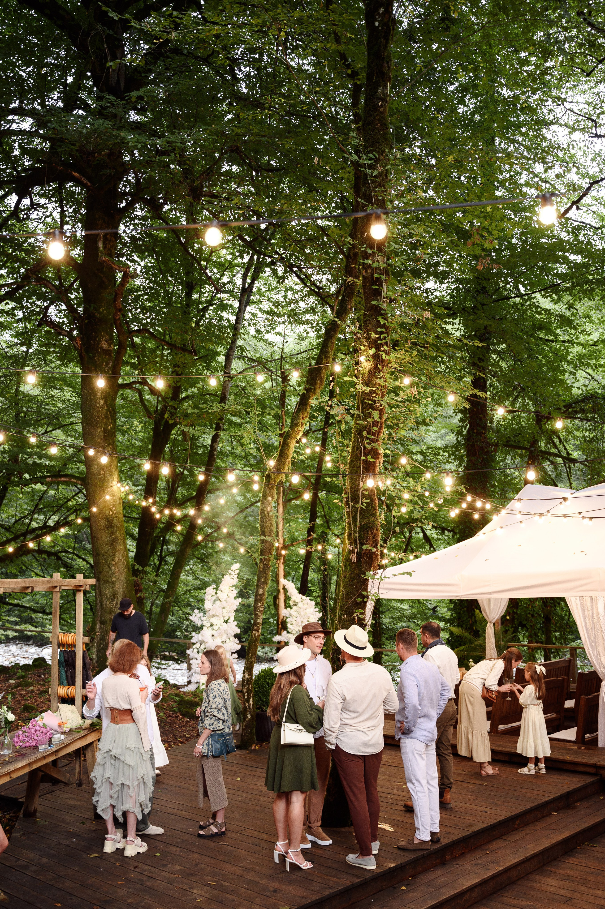 Уникальные свадебные моменты в глэмпинге Енот в Сочи