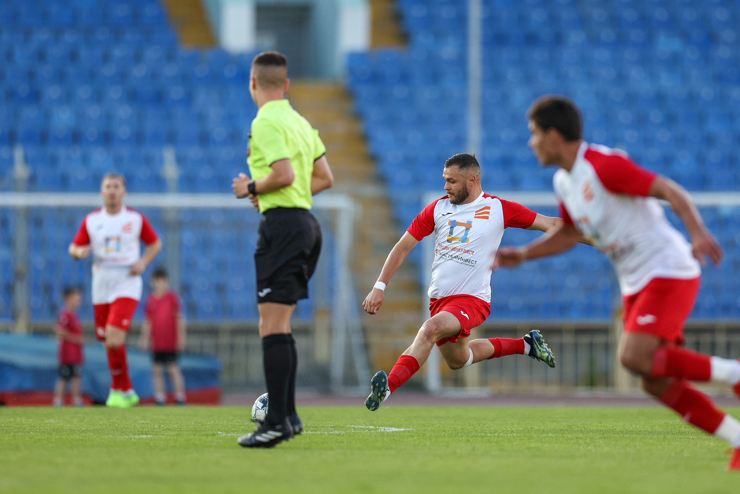 Благотворительный футбольный матч Друзья Бурмистрова vs ФК Fight Nights. Спортивный репортажный фотограф Казань Нафис Сиразетдинов