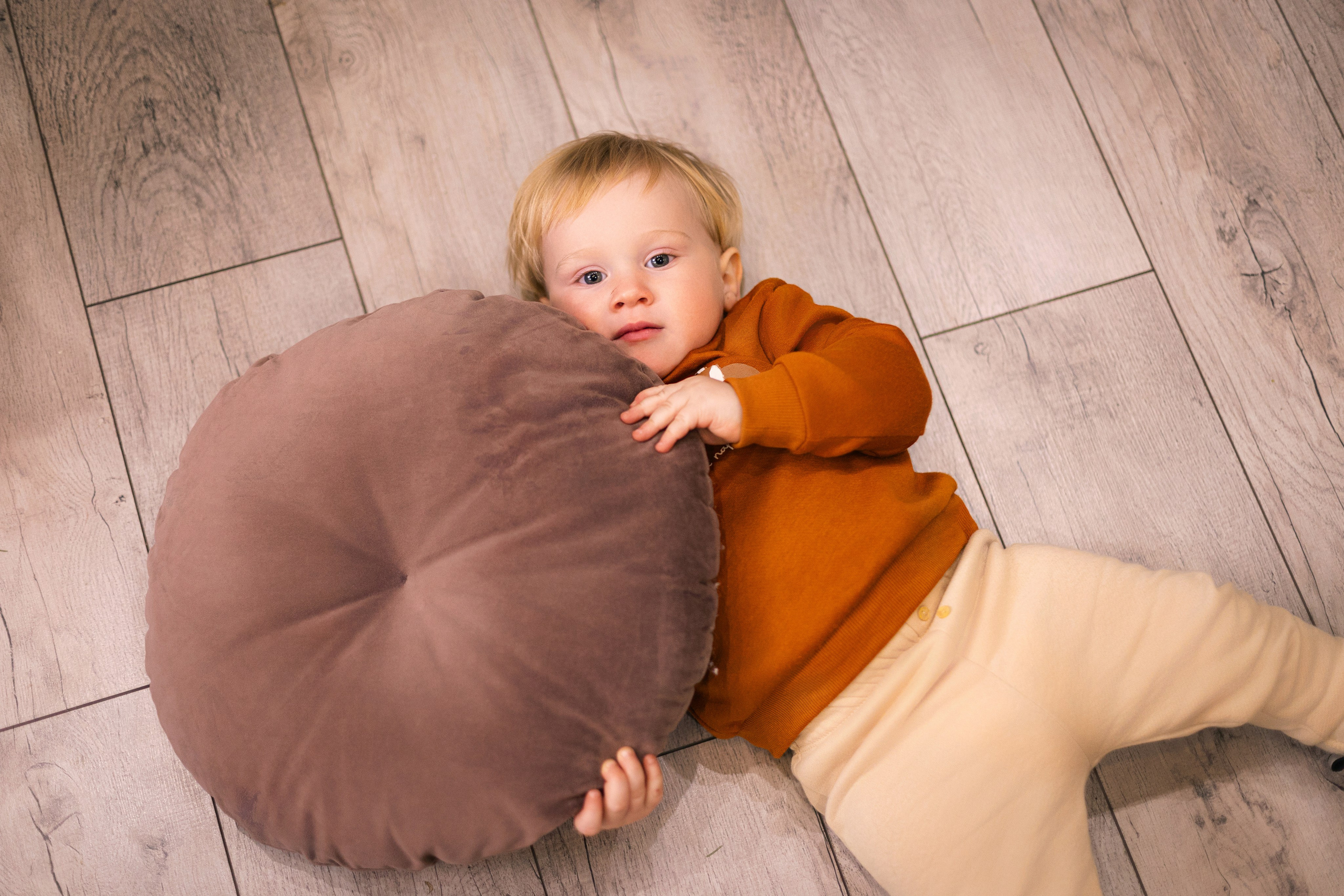 Ольга, Павел и Рома с бабушками. Фотограф ВИКА МЕДУЗА