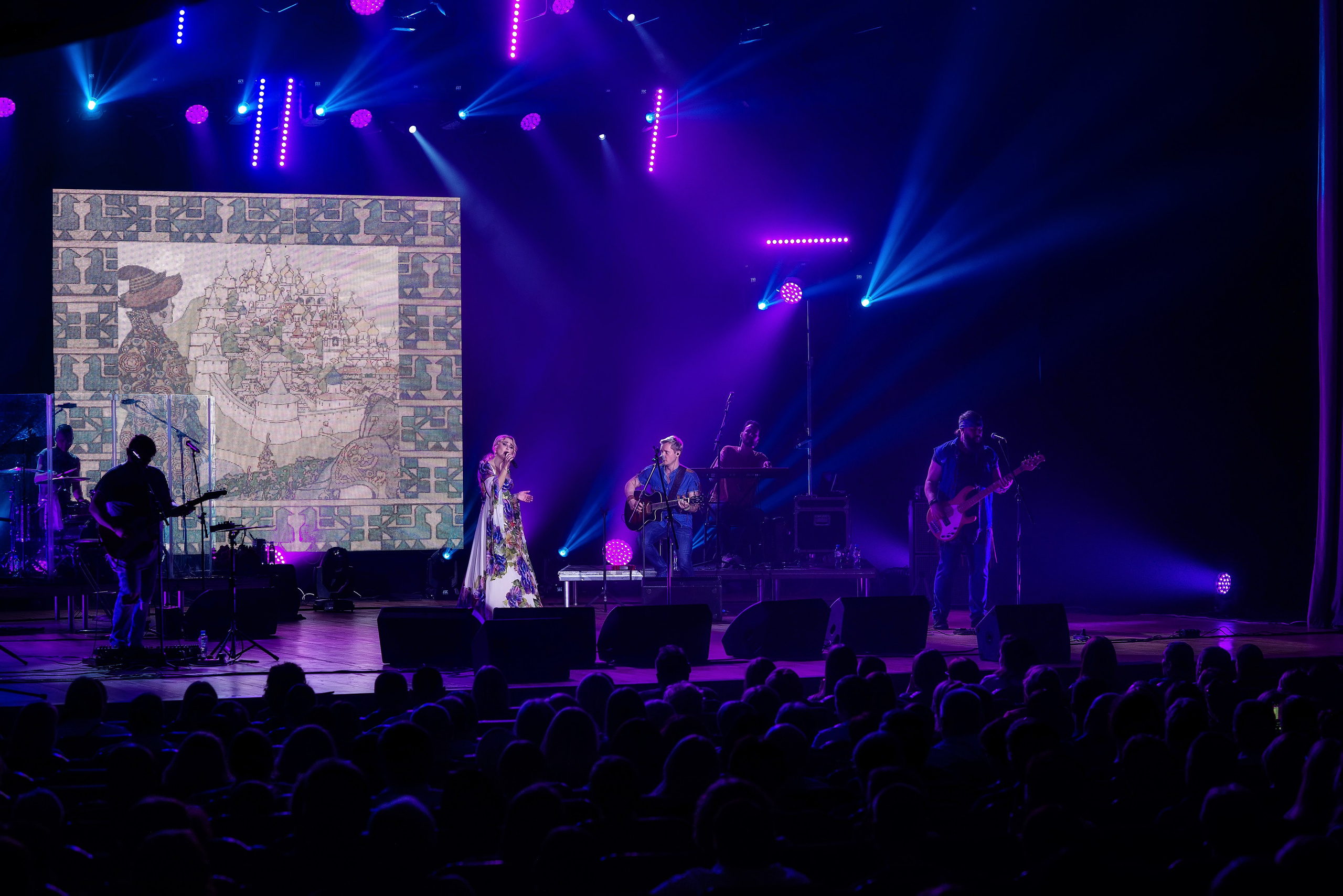 Концерт Пелагеи. Школьный, фэшн фотограф в Тюмени и в России Ирина Королева