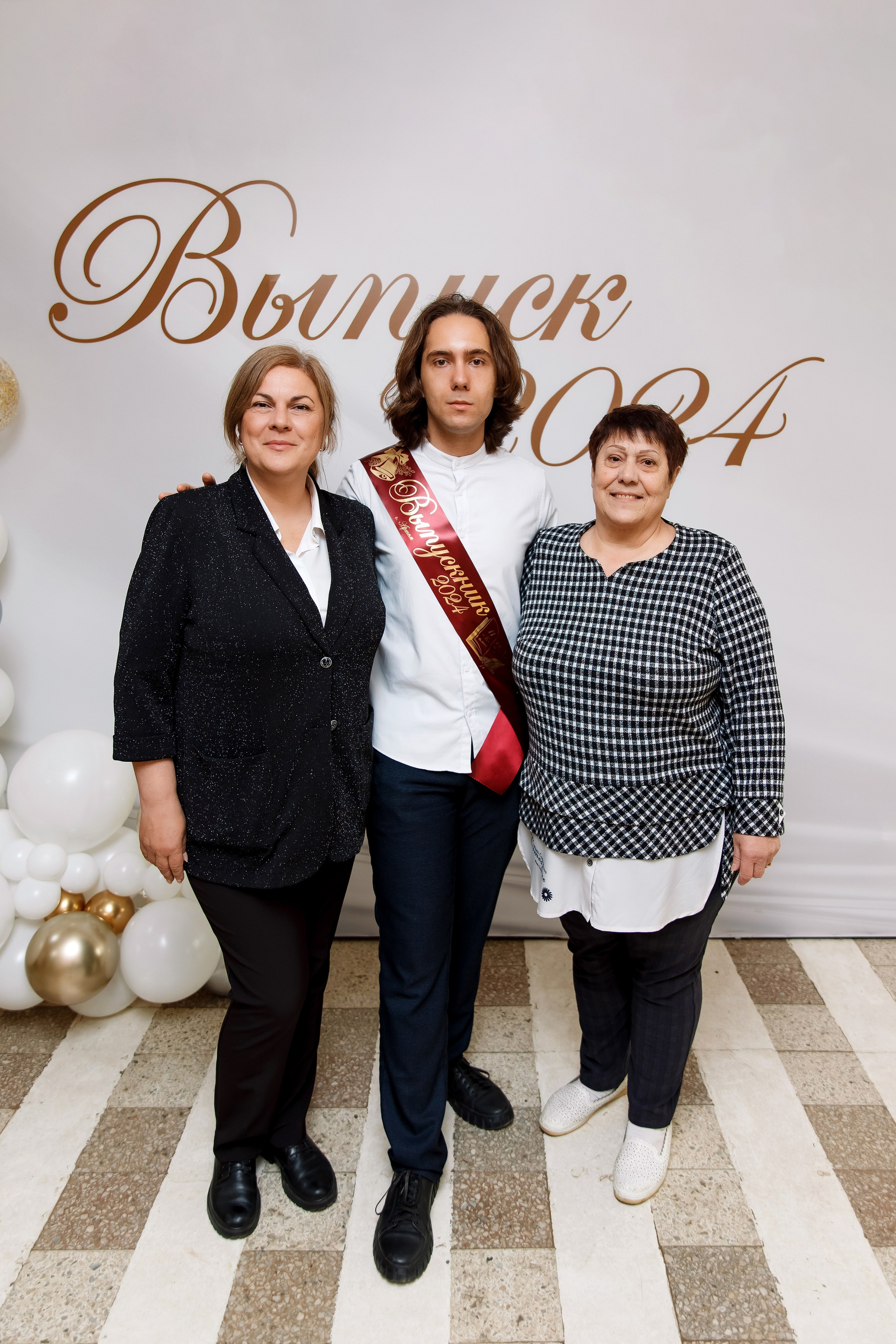 11 класс Последний звонок. Фотограф Любовь Корниенко, Примоский край