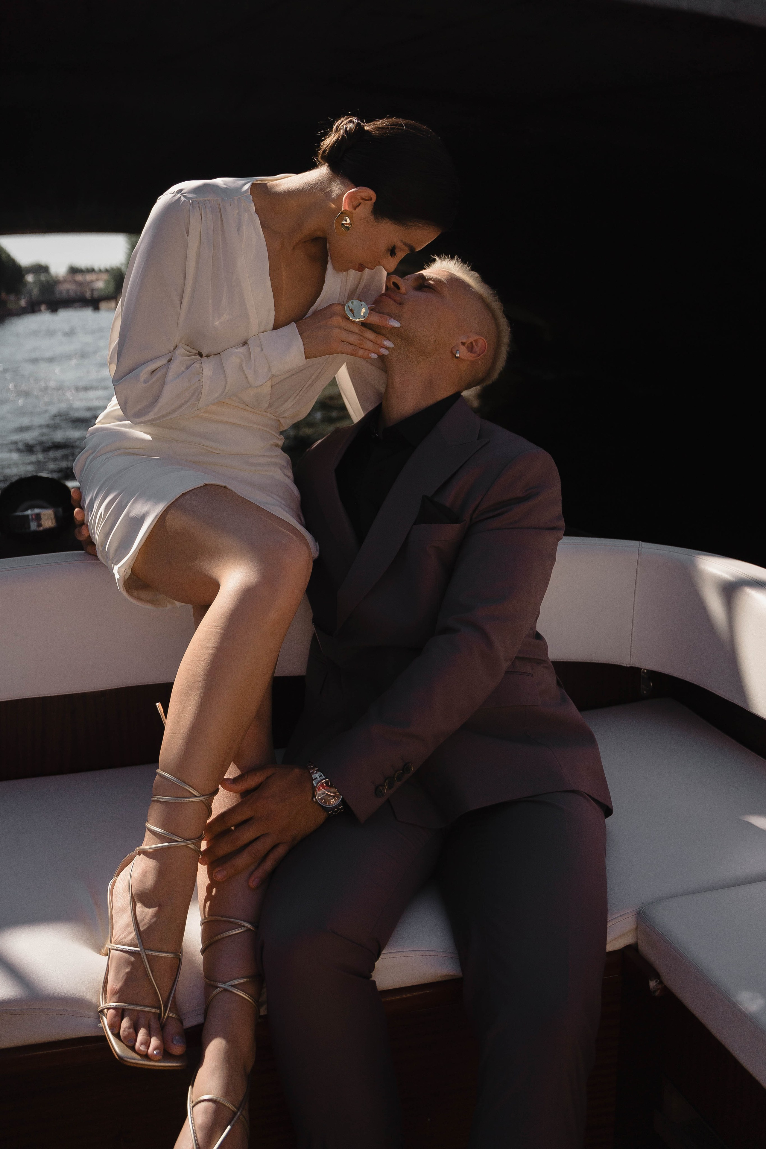 Прогулка на катере. Свадебный фотограф Казань Анастасия Доле