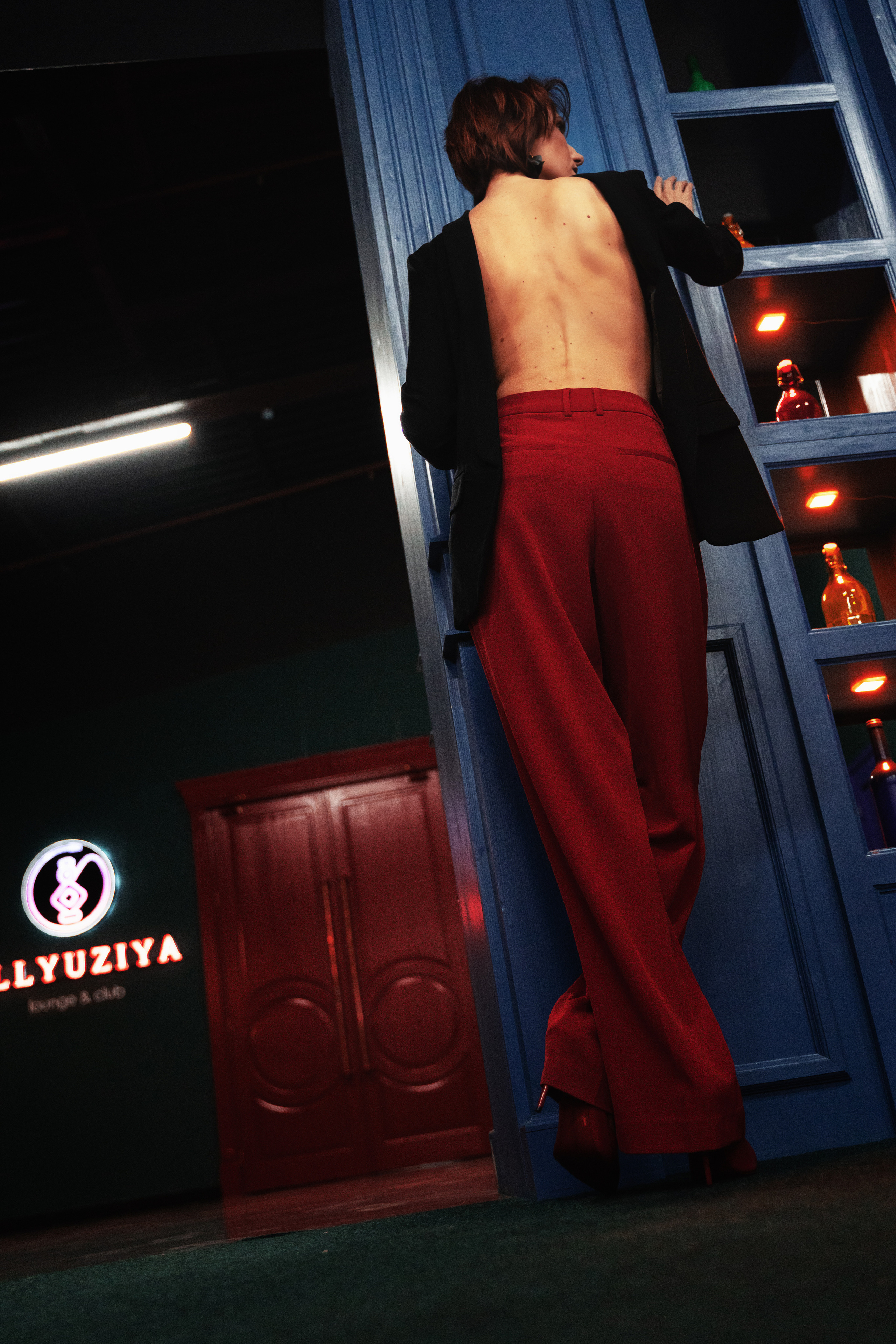 Чёрный пиджак. Фотограф в Находке Сальникова Оксана