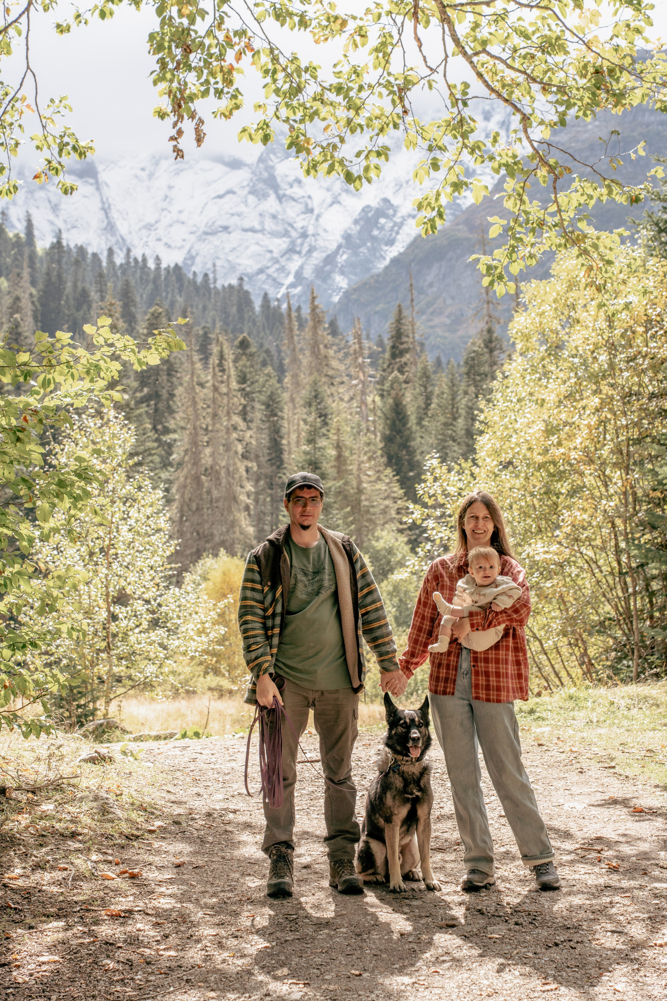 Семейная фотосессия в Домбае. Фотограф КМВ|ГОРЫ Пятигорск Железноводск Ессентуки Кисловодск Домбай Архыз Эльбрус