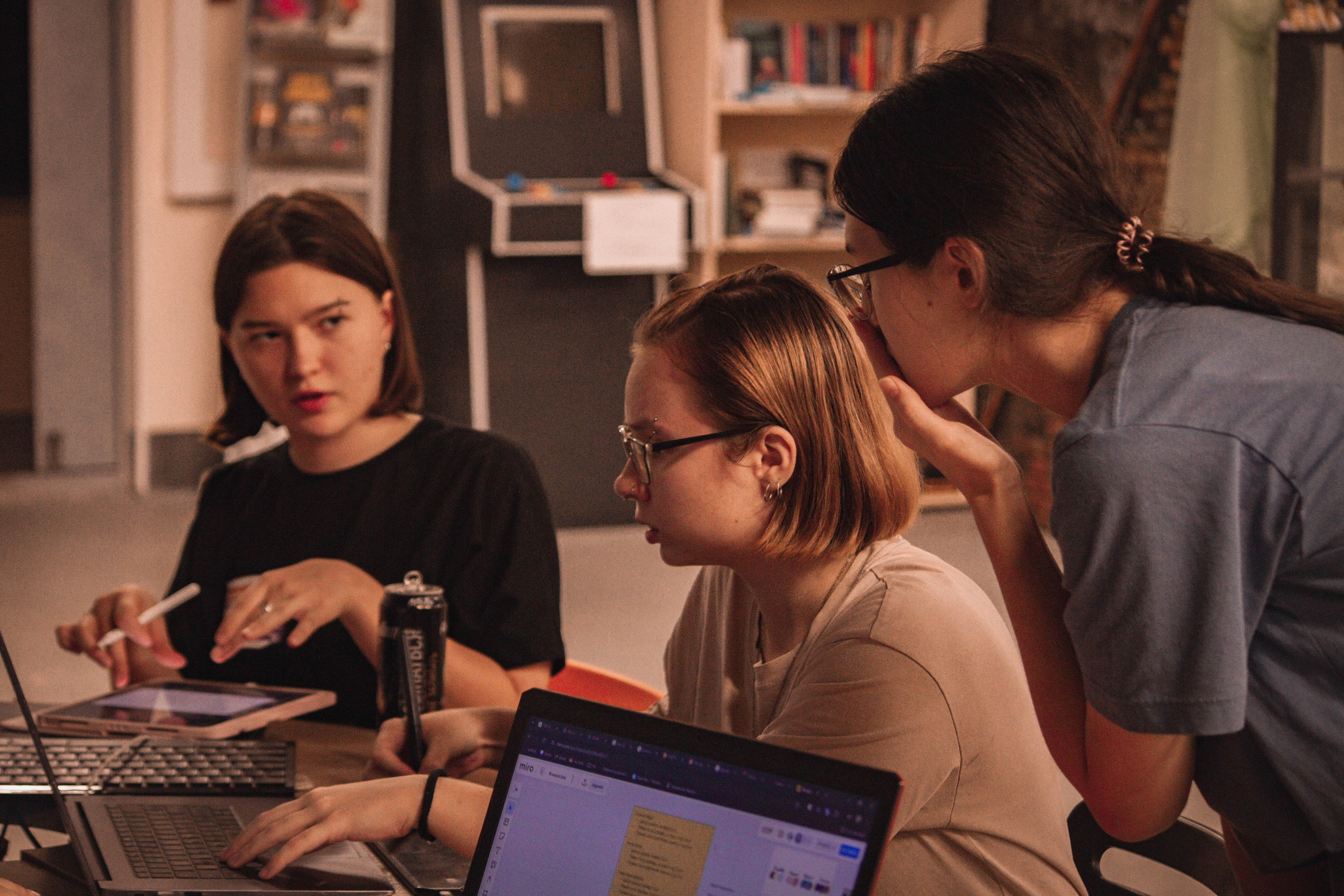 ЖЕНСКИЙ ГЕЙМДЖЕМ — Творческий сбор разработчиц. Создадим шедевр? Виталина и её фотоискусство