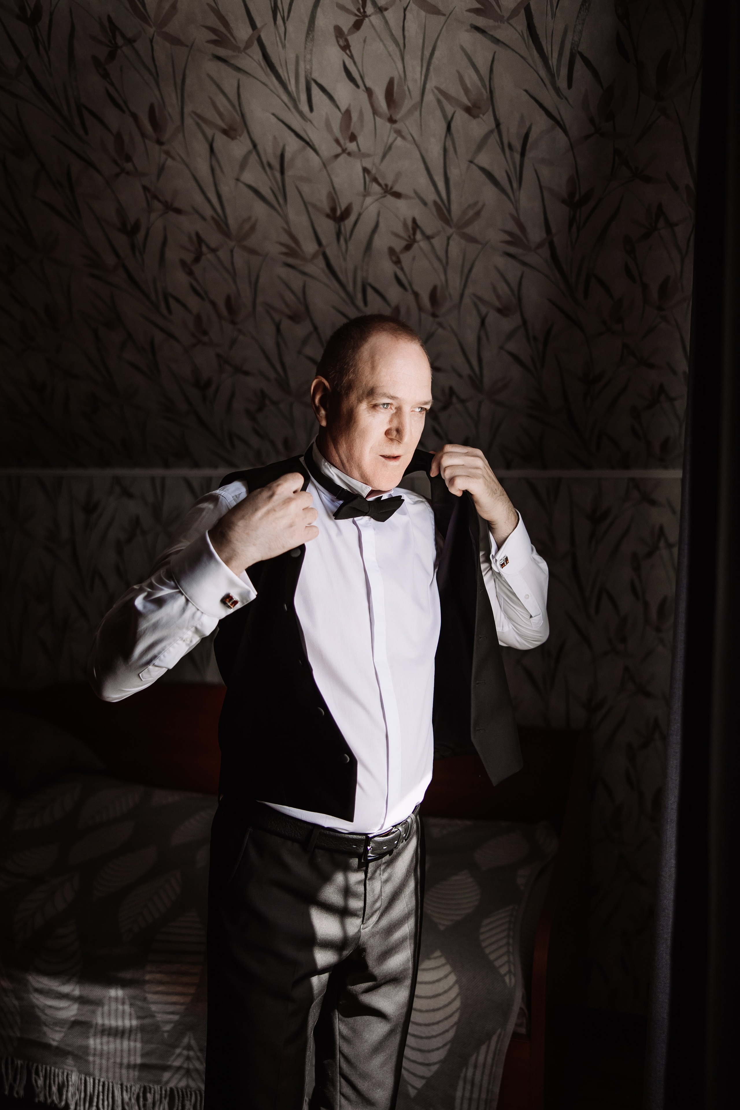 Утренние сборы жениха