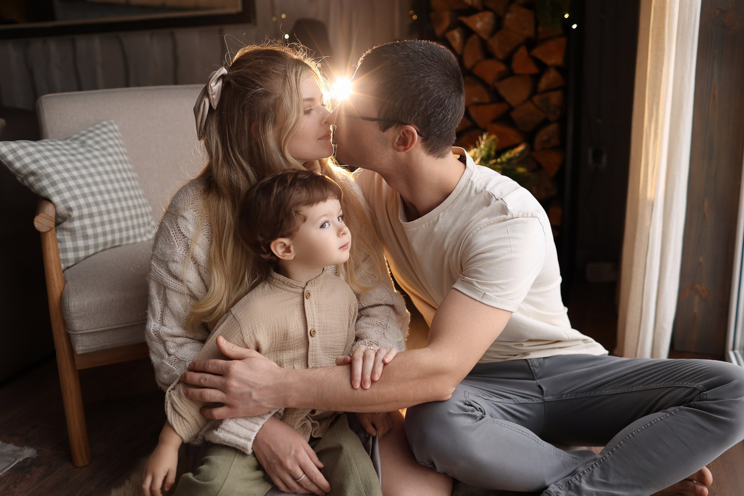 Семейная новогодняя фотосессия в загородном доме. Фотограф Владимир Москва