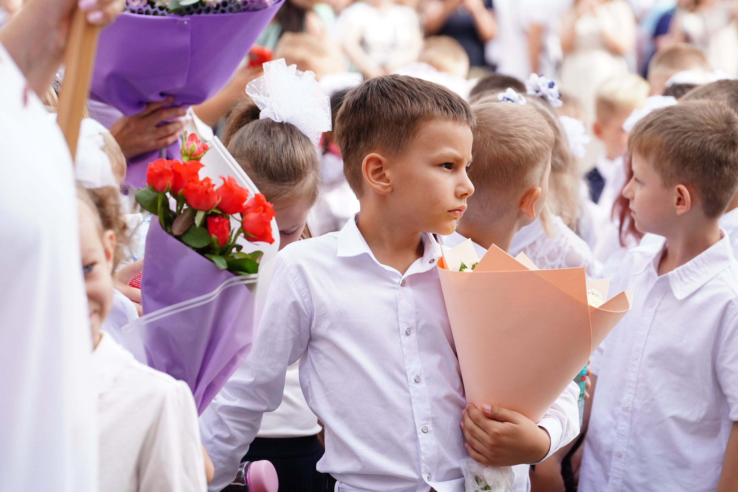 1 сентября Линейка. MEMENTO.Выпускные альбомы, школьные, юбилейные и другие книги. Ростов-на-Дону