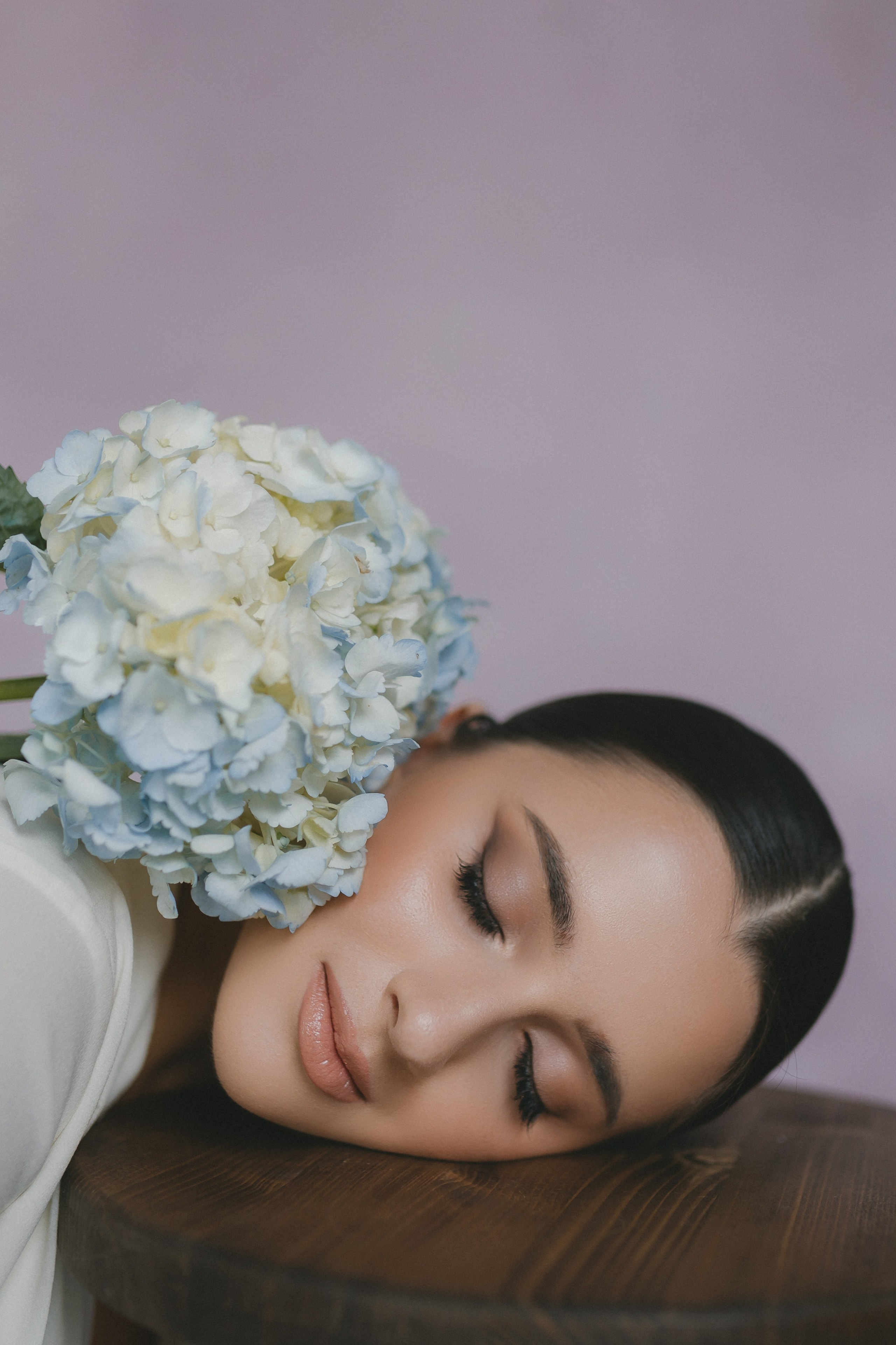 Нежная фотосессия с гортензией. Фотограф и видеограф в Мурманске, Москве Екатерина Нечаева