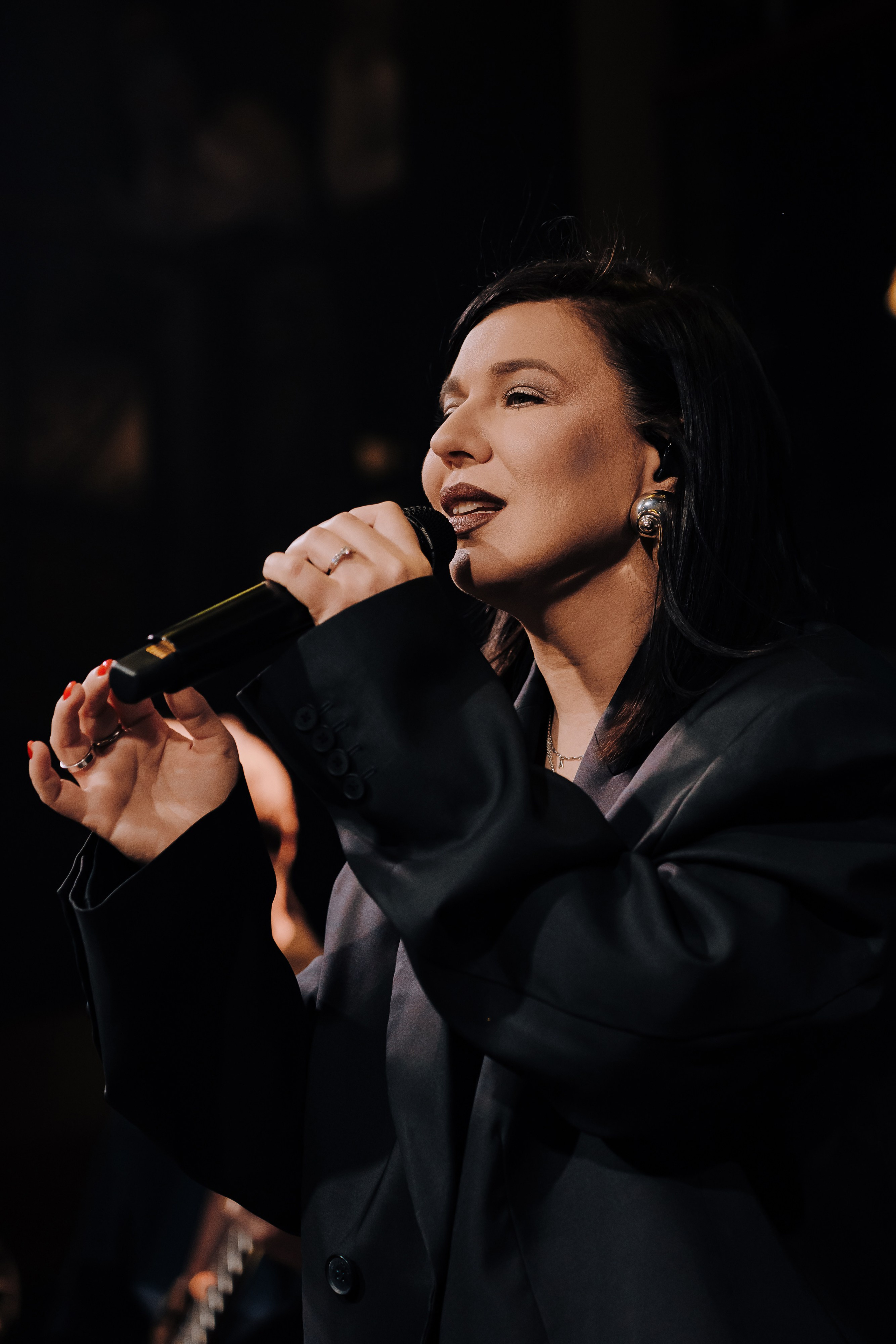 20 ЛЕТ МЕГАПОЛИС ЧЕЛЯБИНСК ХЕДЛАЙНЕР ЕЛКА. Репортажный фотограф Зуев Роман г. Челябинск