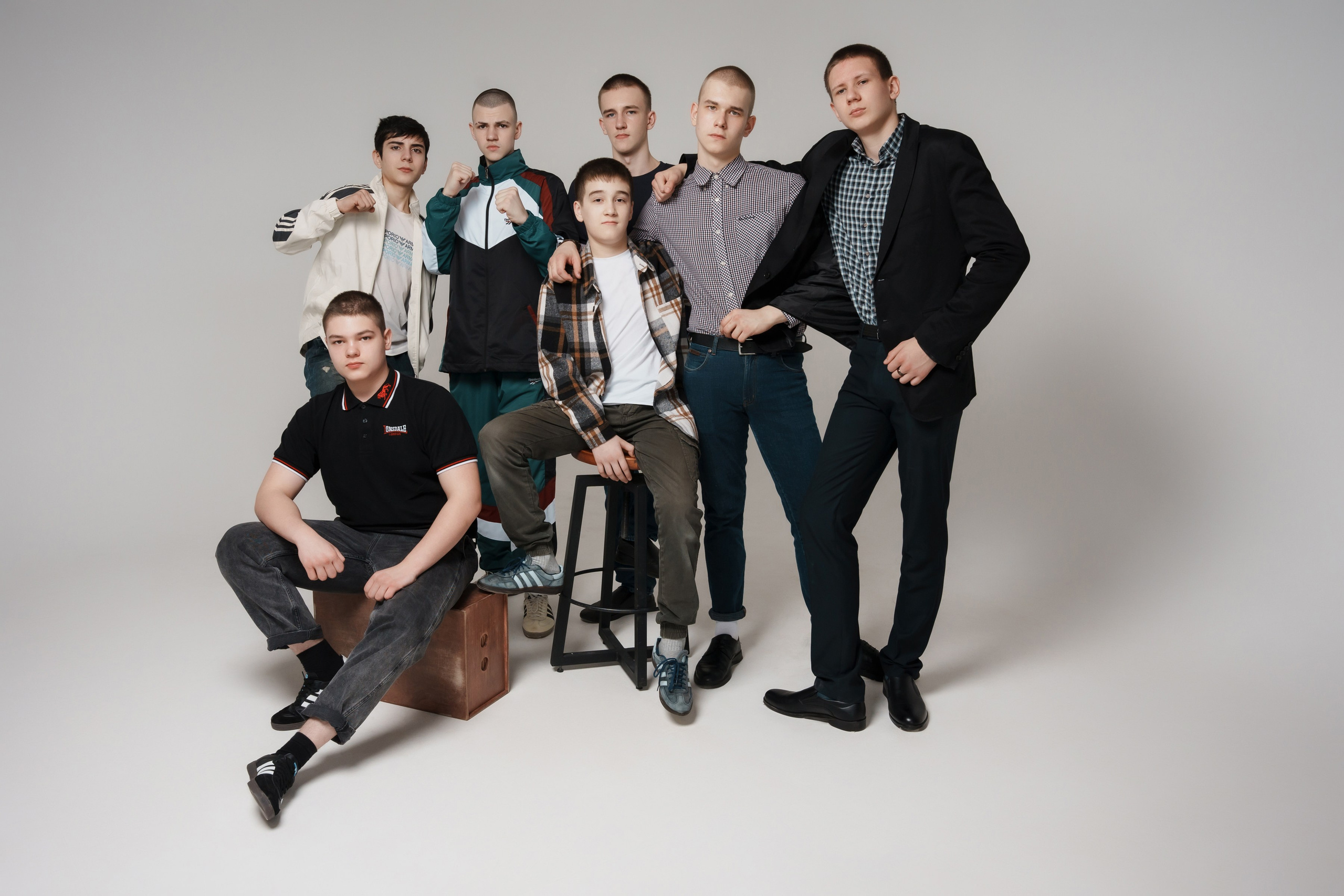 Групповые на белой циклораме. ВЫПУСКНЫЕ АЛЬБОМЫ, Школьный фотограф, семейный и свадебный в Саратове и области Ольга Плаксина