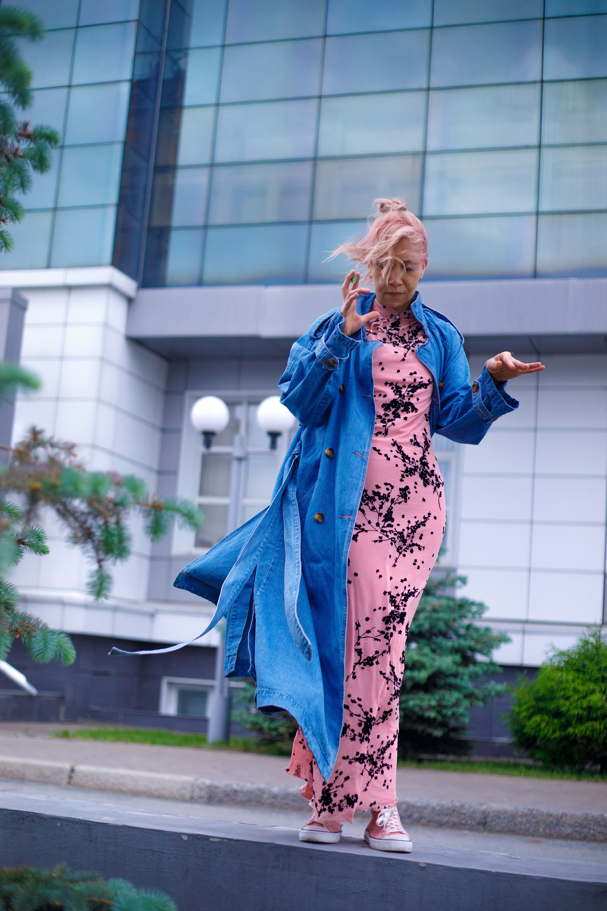 Прогулка девушки. Фотограф Екатерина Козловская