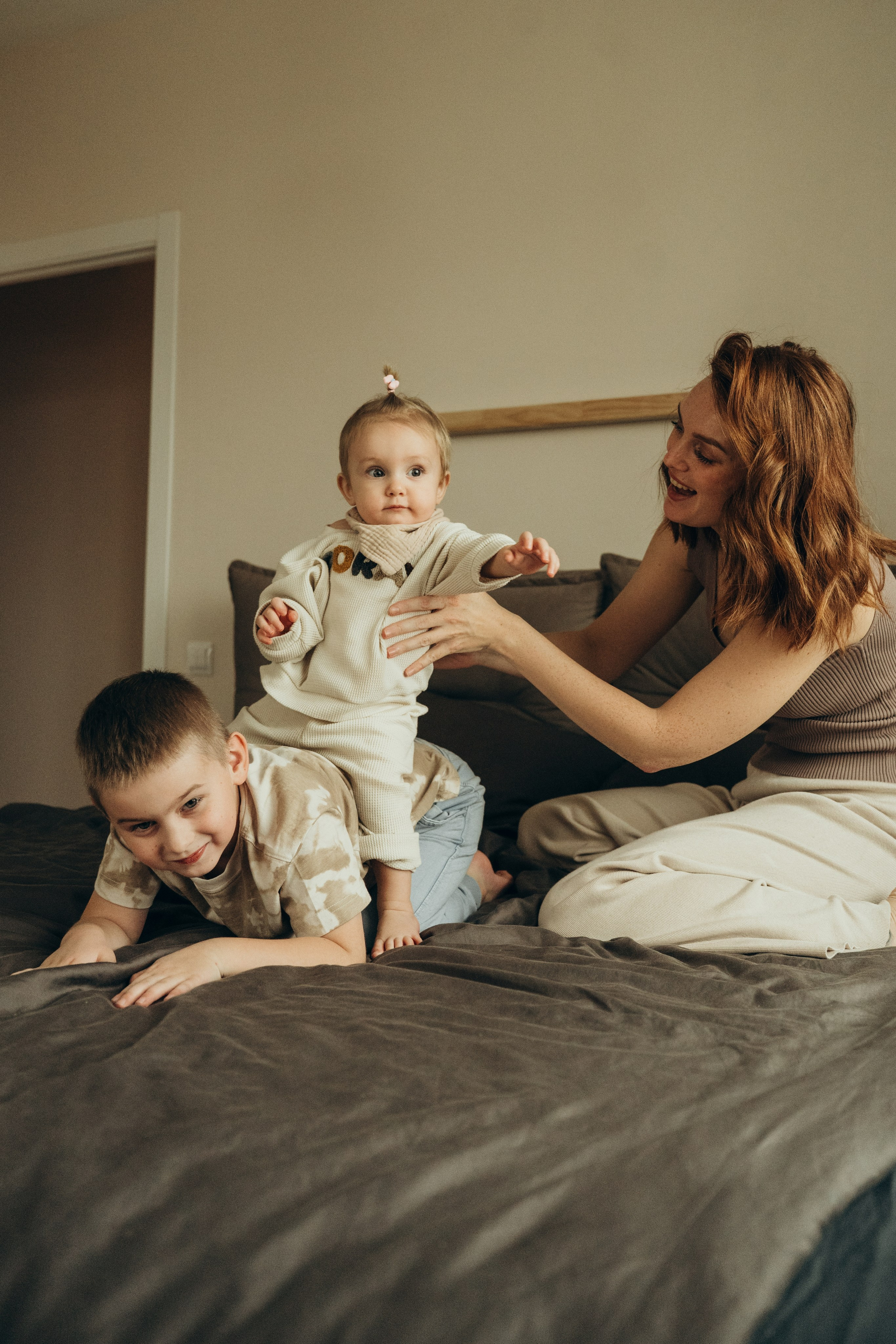 Анастасия, Ярослав и Асия