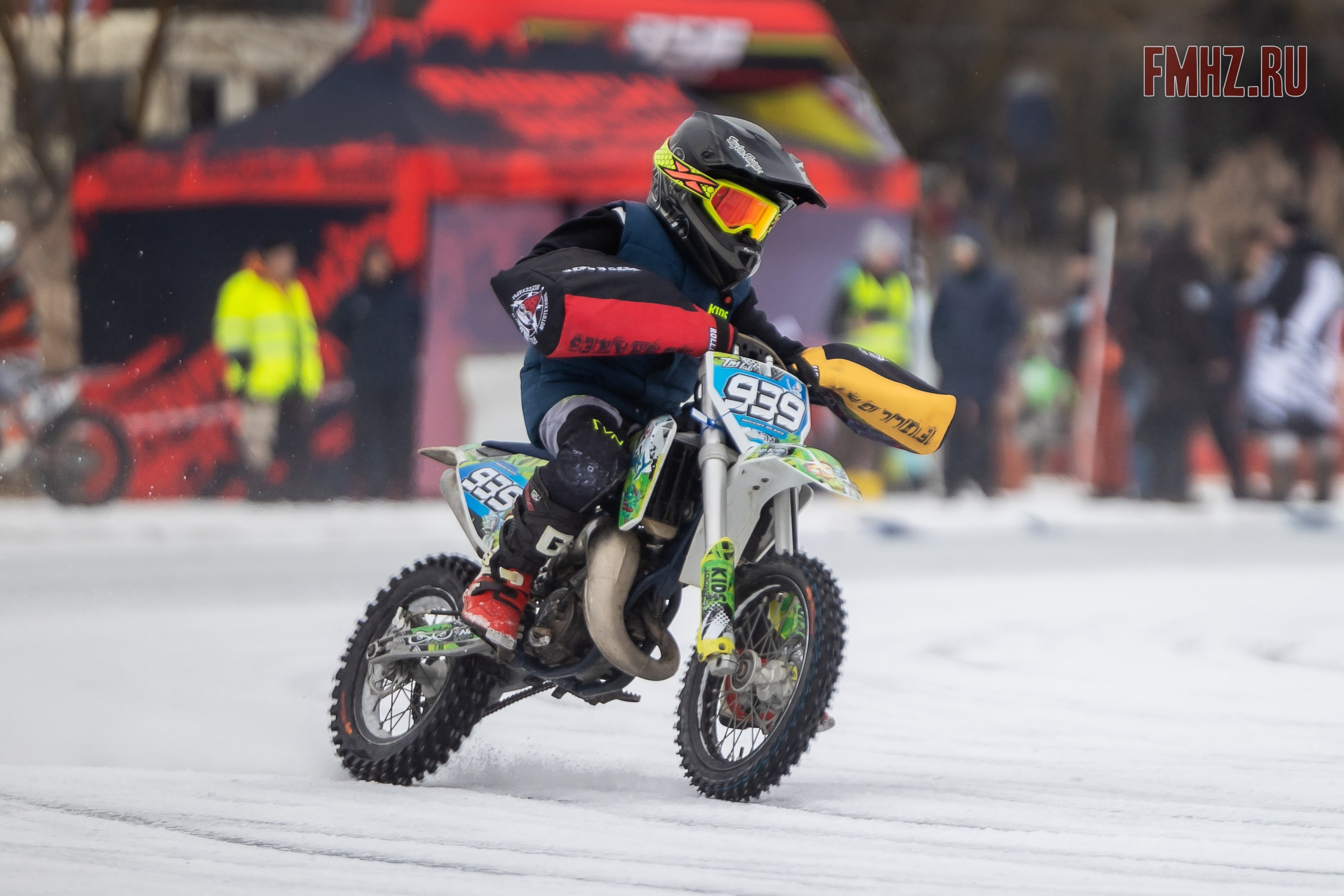 Первый этап Кубка МФР по мотокроссу на льду Большого Крылатского пруда в Москве. 8 февраля 2025 г. Фотограф Владимир Охрименко