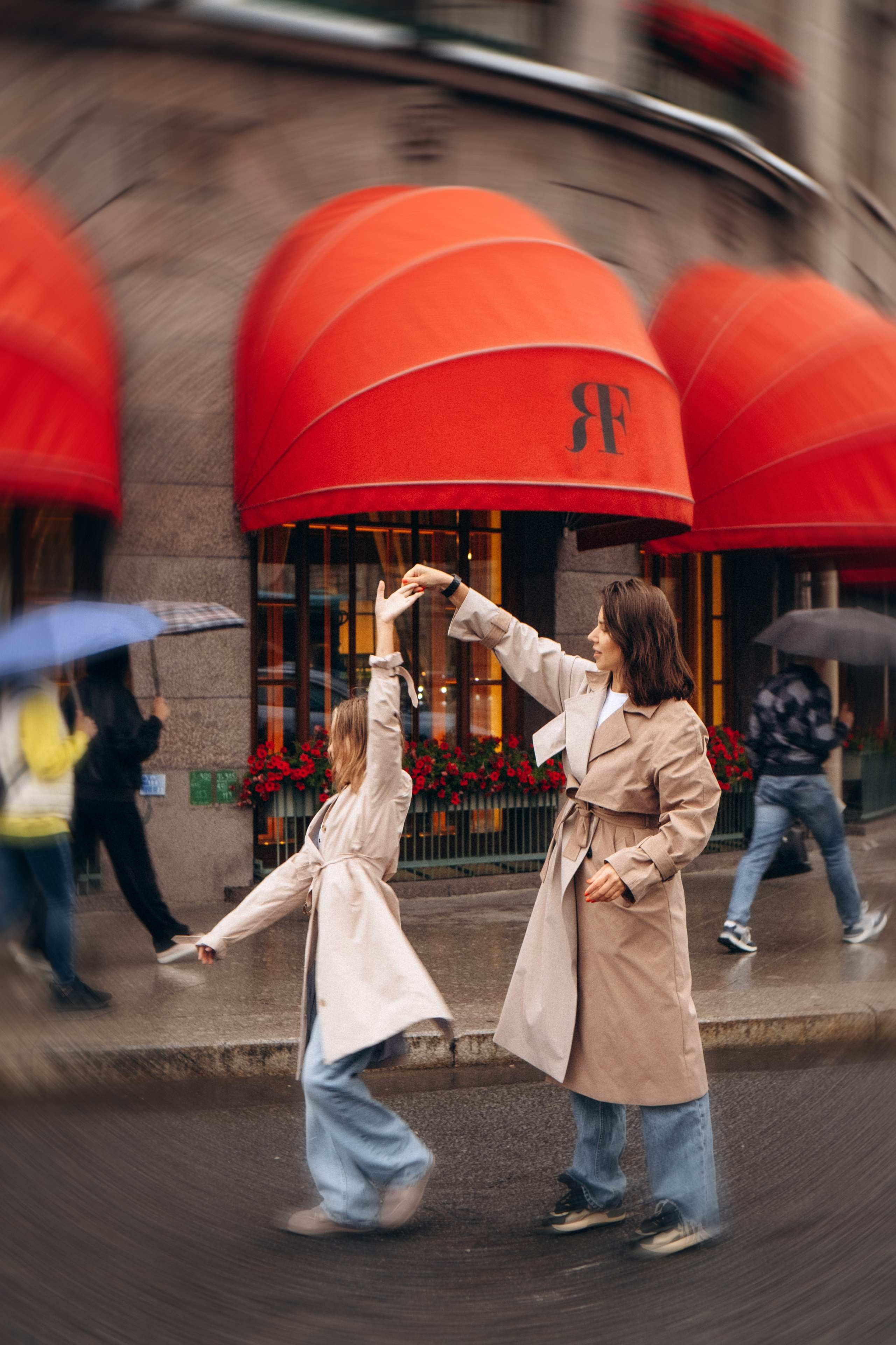 Семейная прогулочная фотосессия в Санкт-Петербурге. Фотограф в Санкт-Петербурге Кристина Брянская