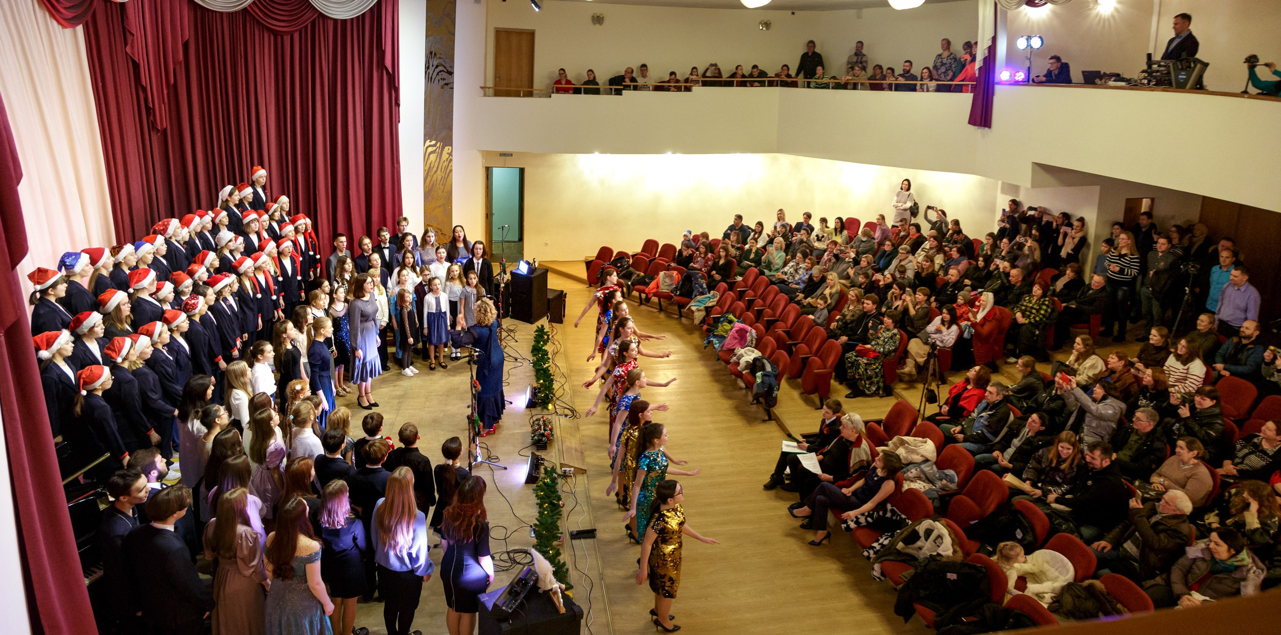 Выступление хоровых коллективов. Фотограф Юлия Близнецова