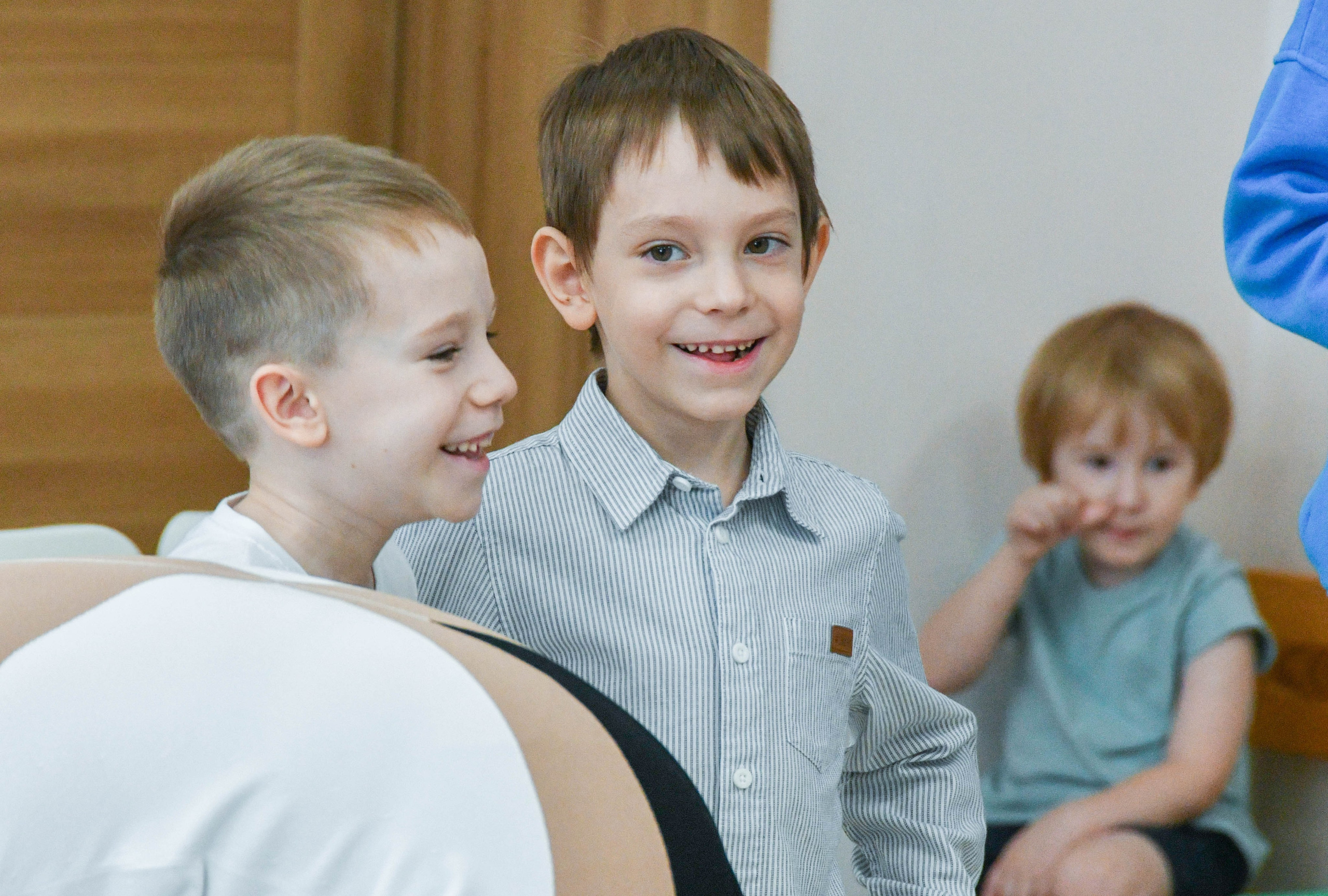 2023 г. День дошкольного работника и прогулка. Репортажный и детский фотограф в Новосибирске