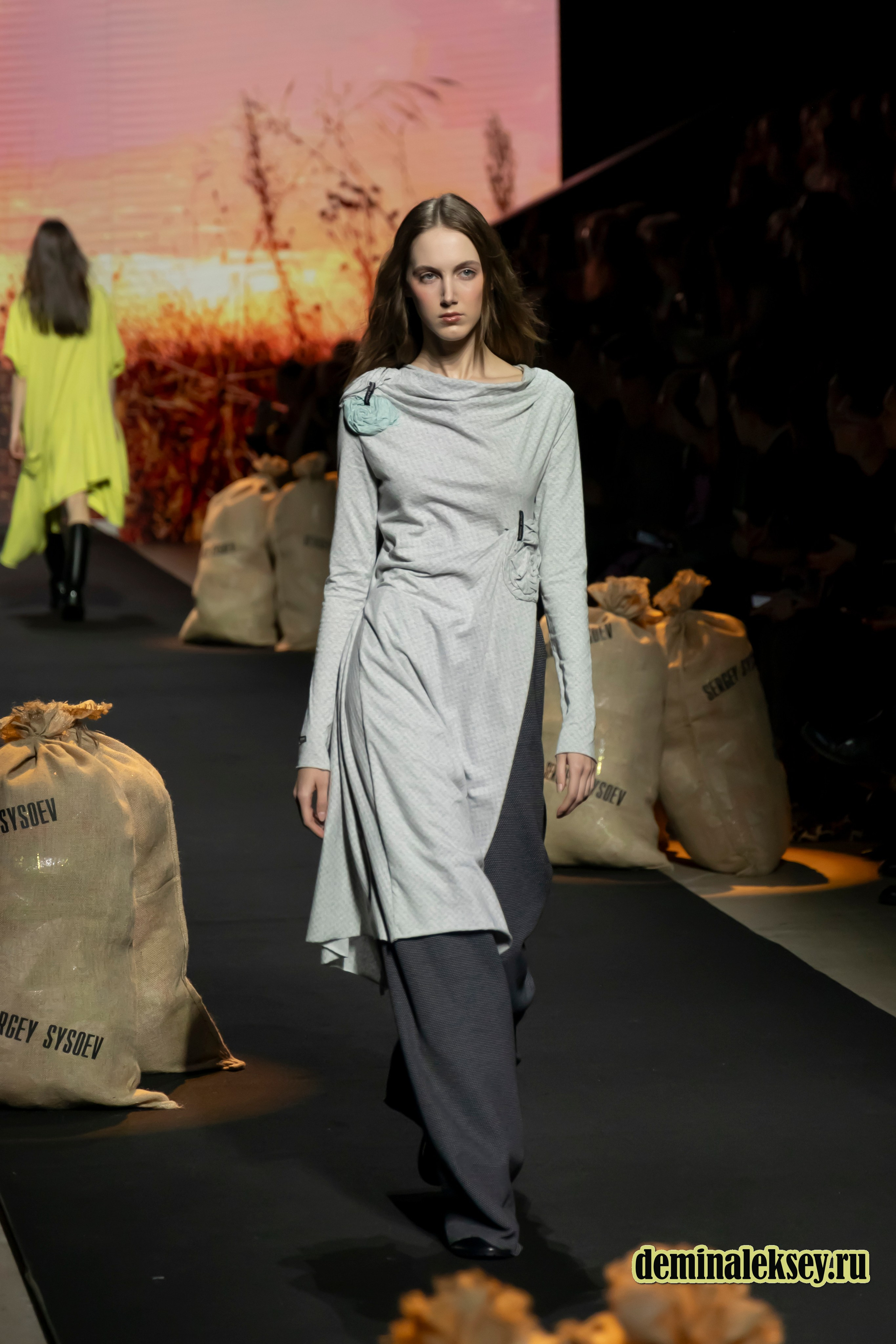 Московская неделя моды 2024 9 октября дизайнер SERGEY SYSOEV. Репортажный, семейный и студийный фотограф в Москве Демин Алексей