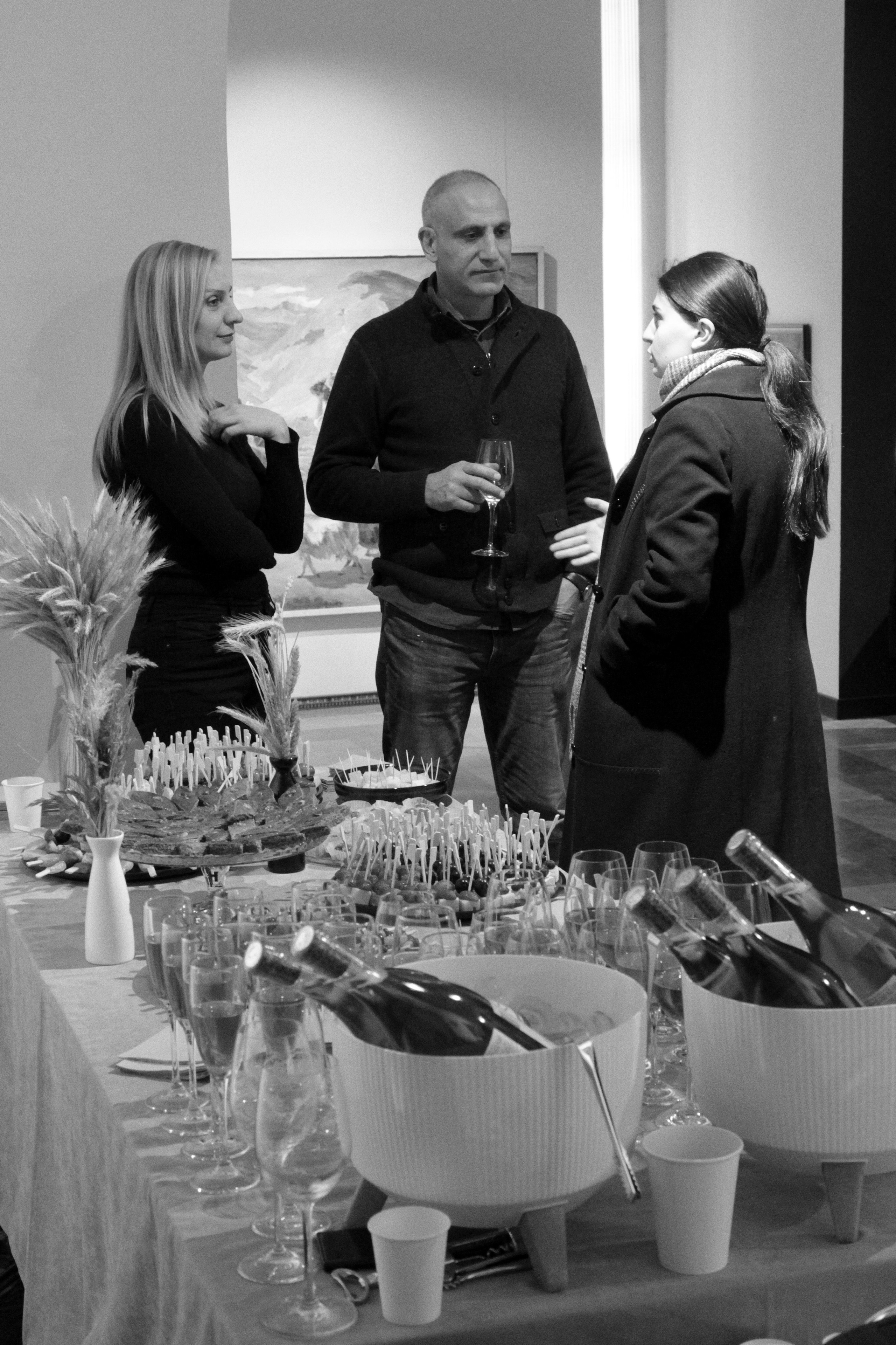 Выставка в г. Гюмри, Армения. Фоторепортаж  Д. Несмелова. Арт-фотограф Ксения Якутович