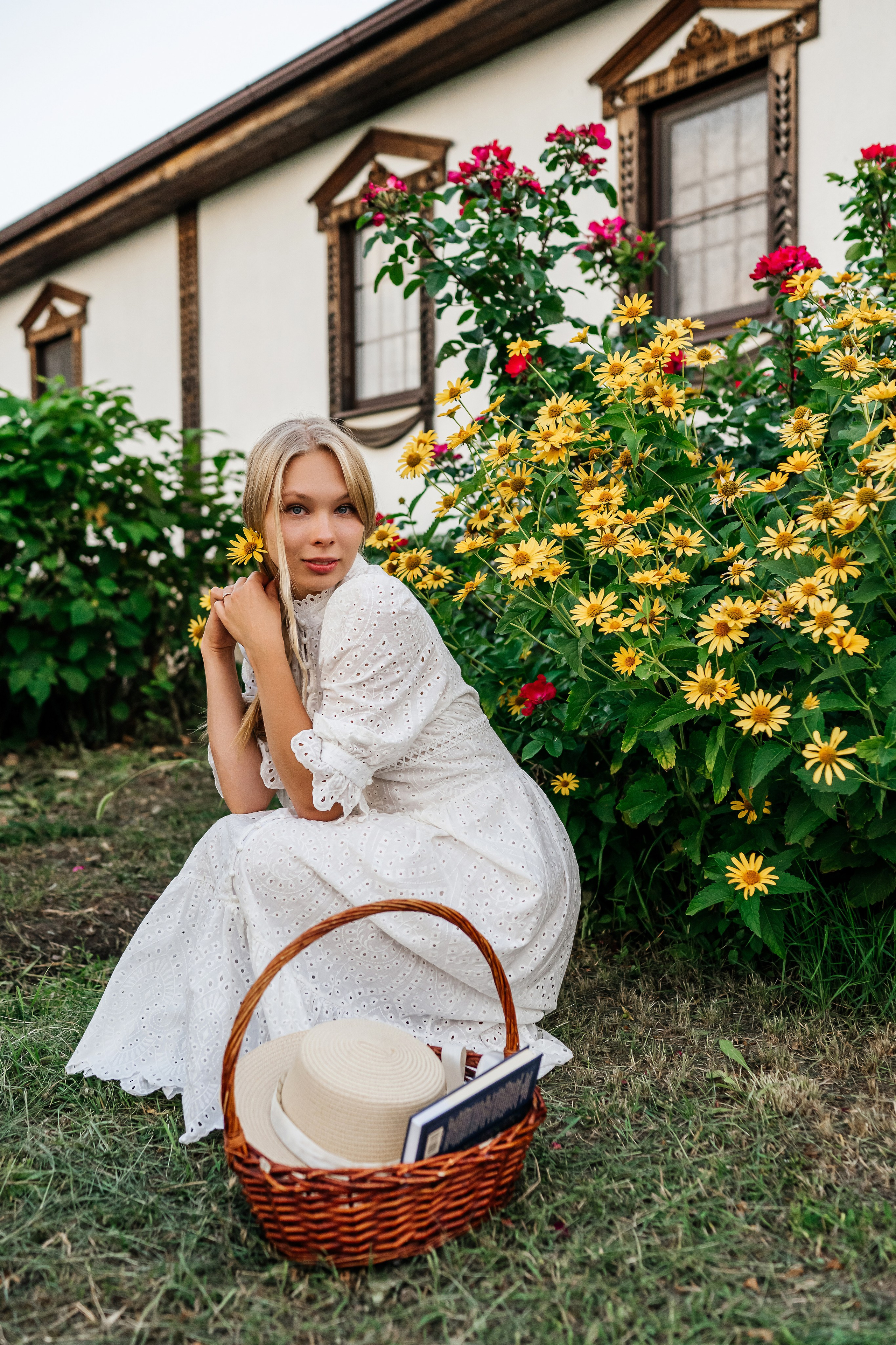 Девушка русская летом в деревне на природе. Фотограф в Каменске-Шахтинском Ольга Сагал