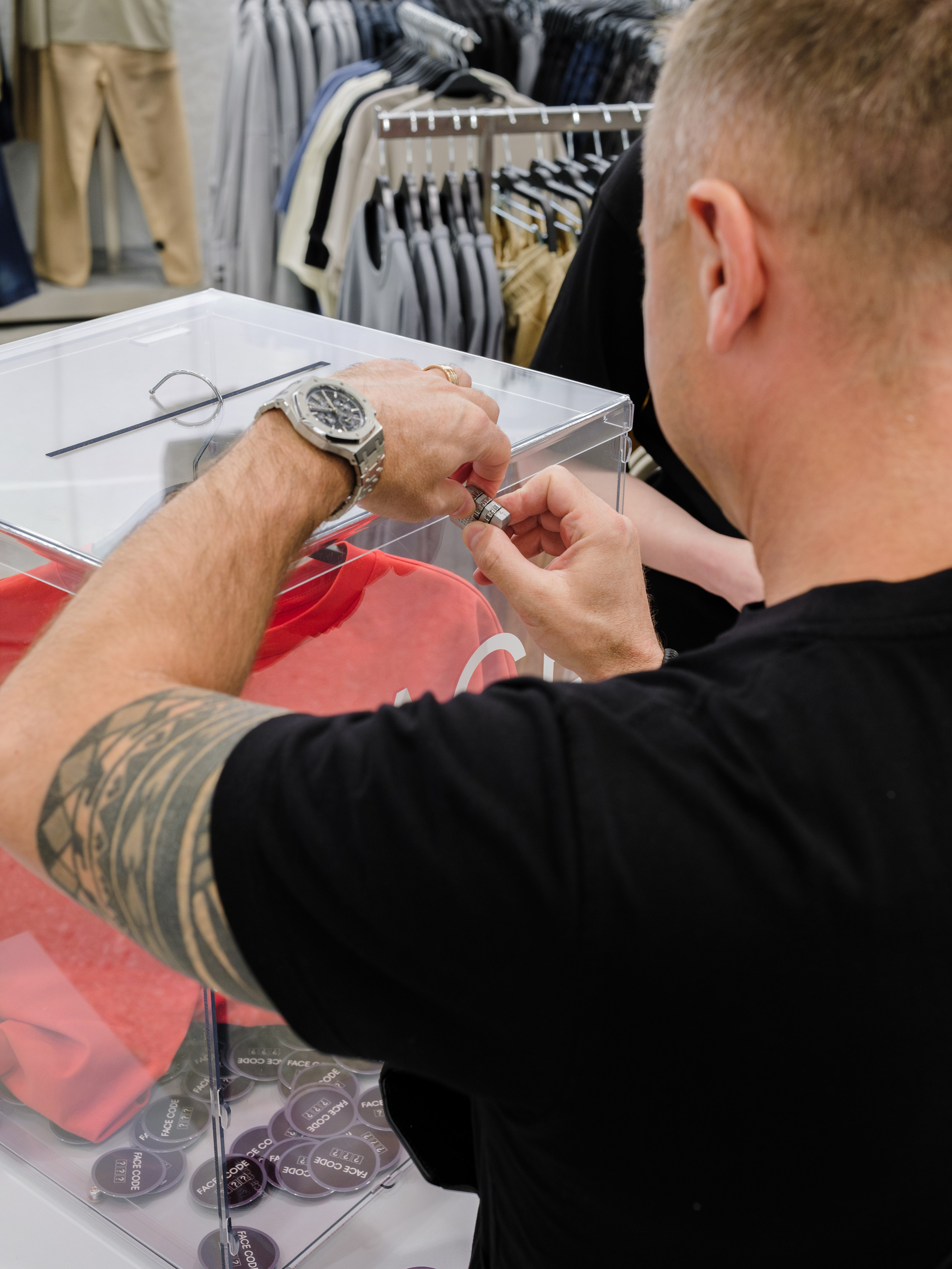 Открытие FACECODE. Репортажный и портретный фотограф в Москве Илья Спиридонов