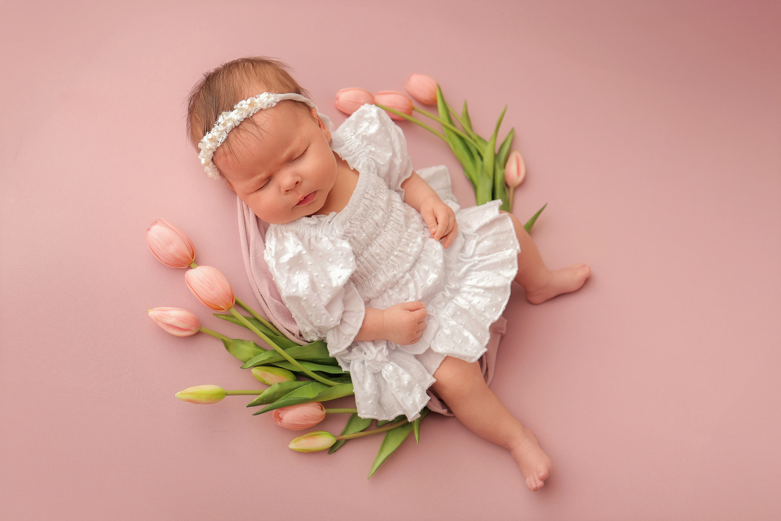 Эмилия, 1 месяц. Фотограф новорожденных в Новокузнецке Анна Горошникова