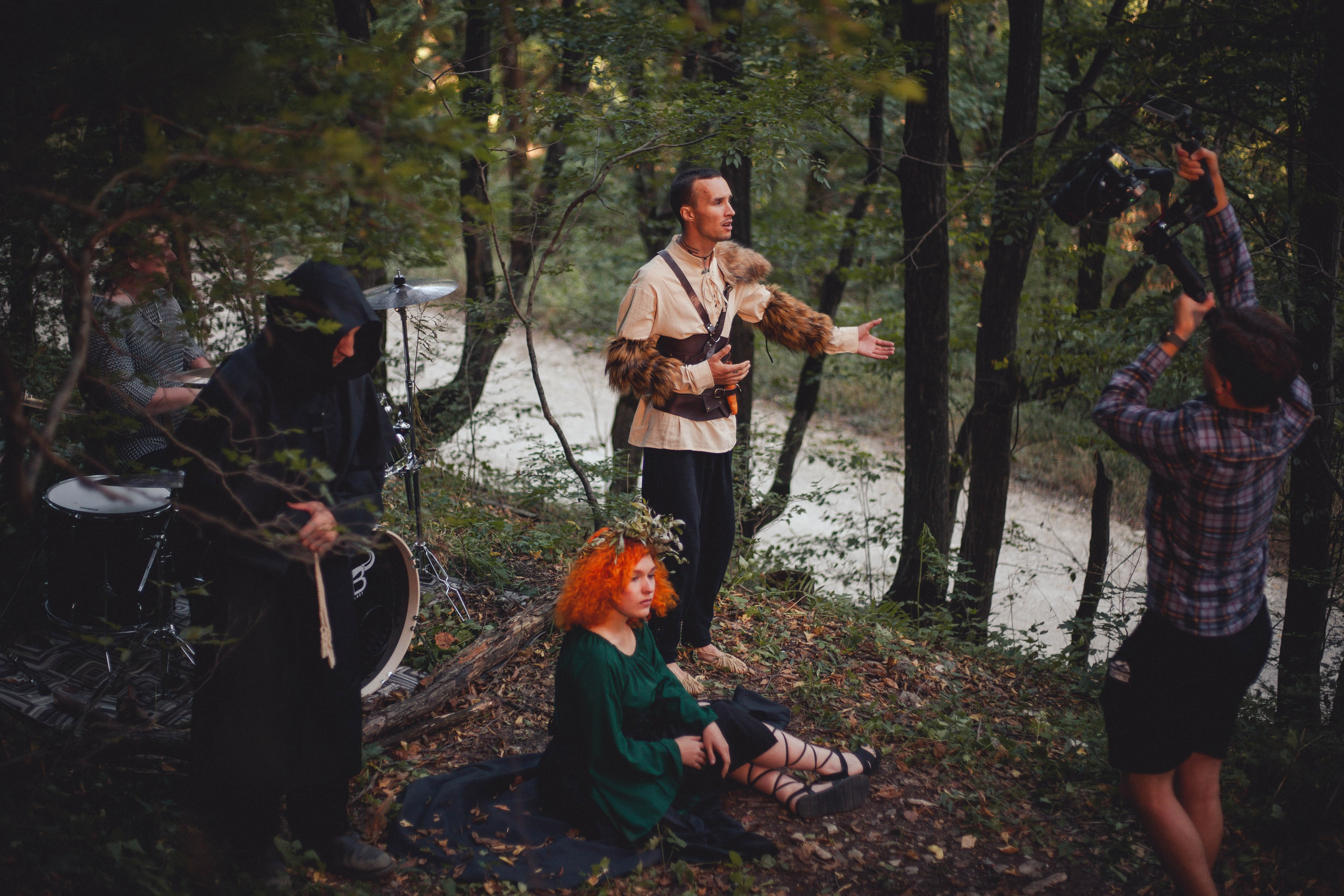 Клип. Уличный фотограф Города N