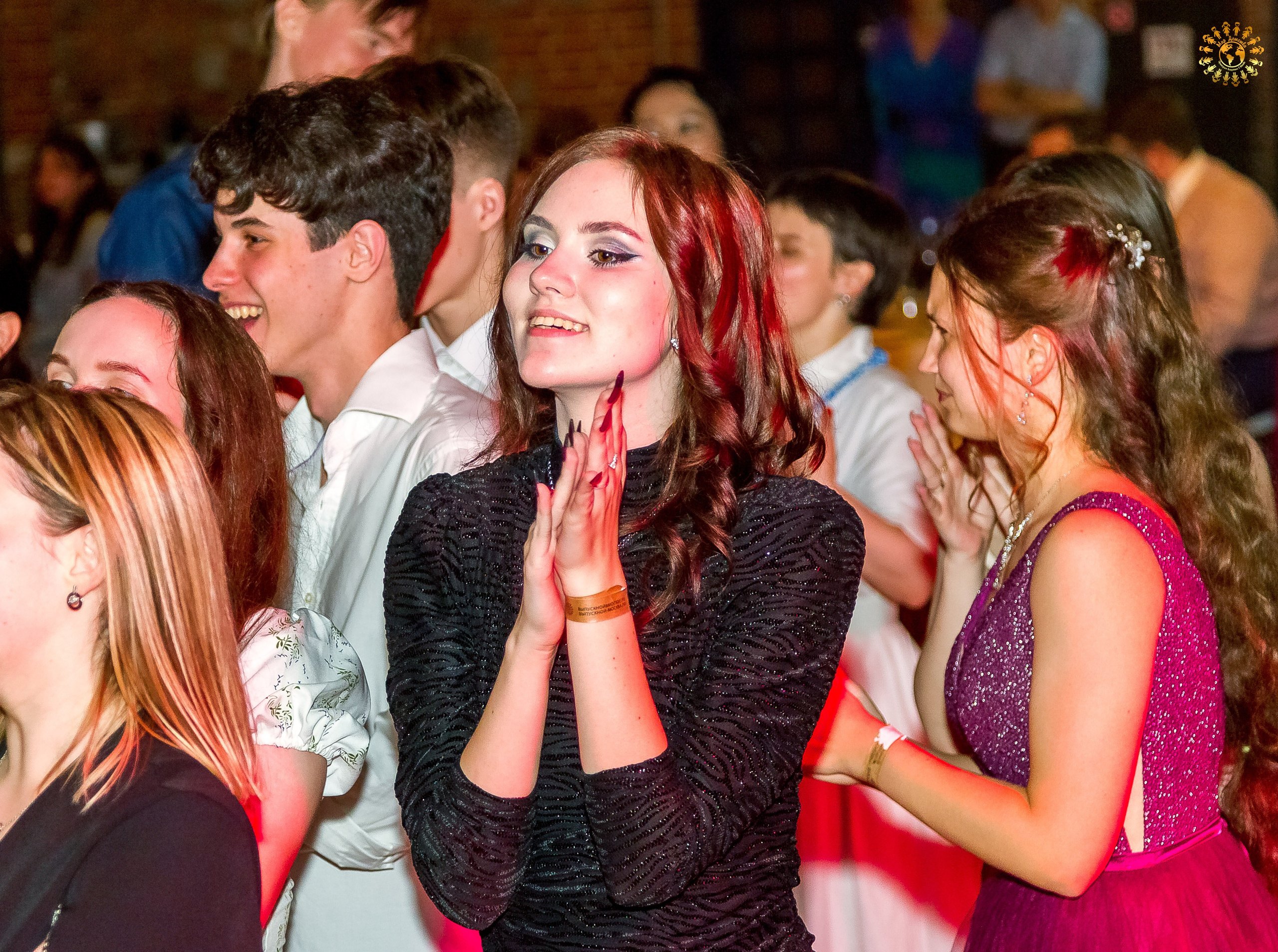 Выпускной 2023 (11-е классы) клуб «Джаггер», Москва. Репортажная съемка в Москве и области. Анималистика