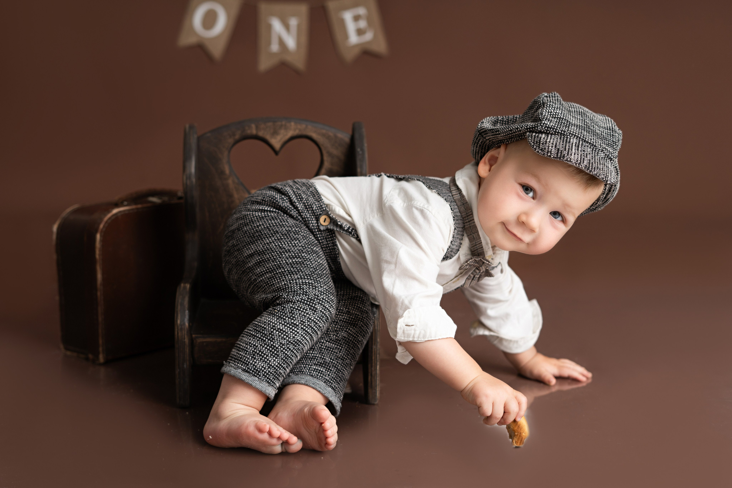 Марк. Фотограф новорождённых в Минске. Годик под ключ