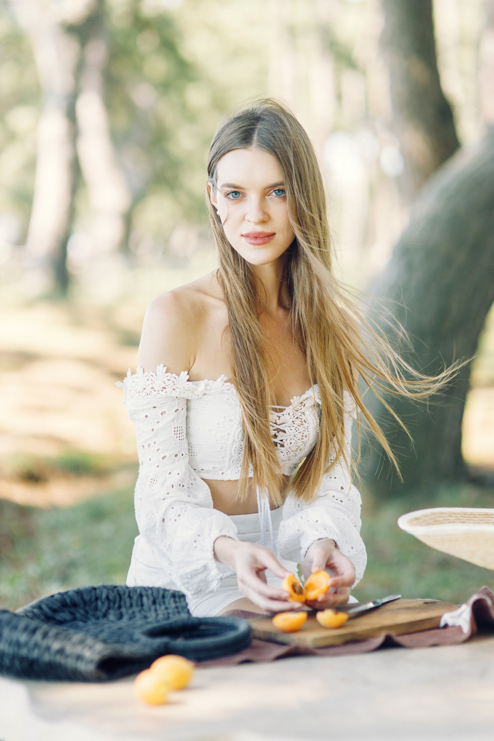 Фотосессия с абрикосами в Батуми