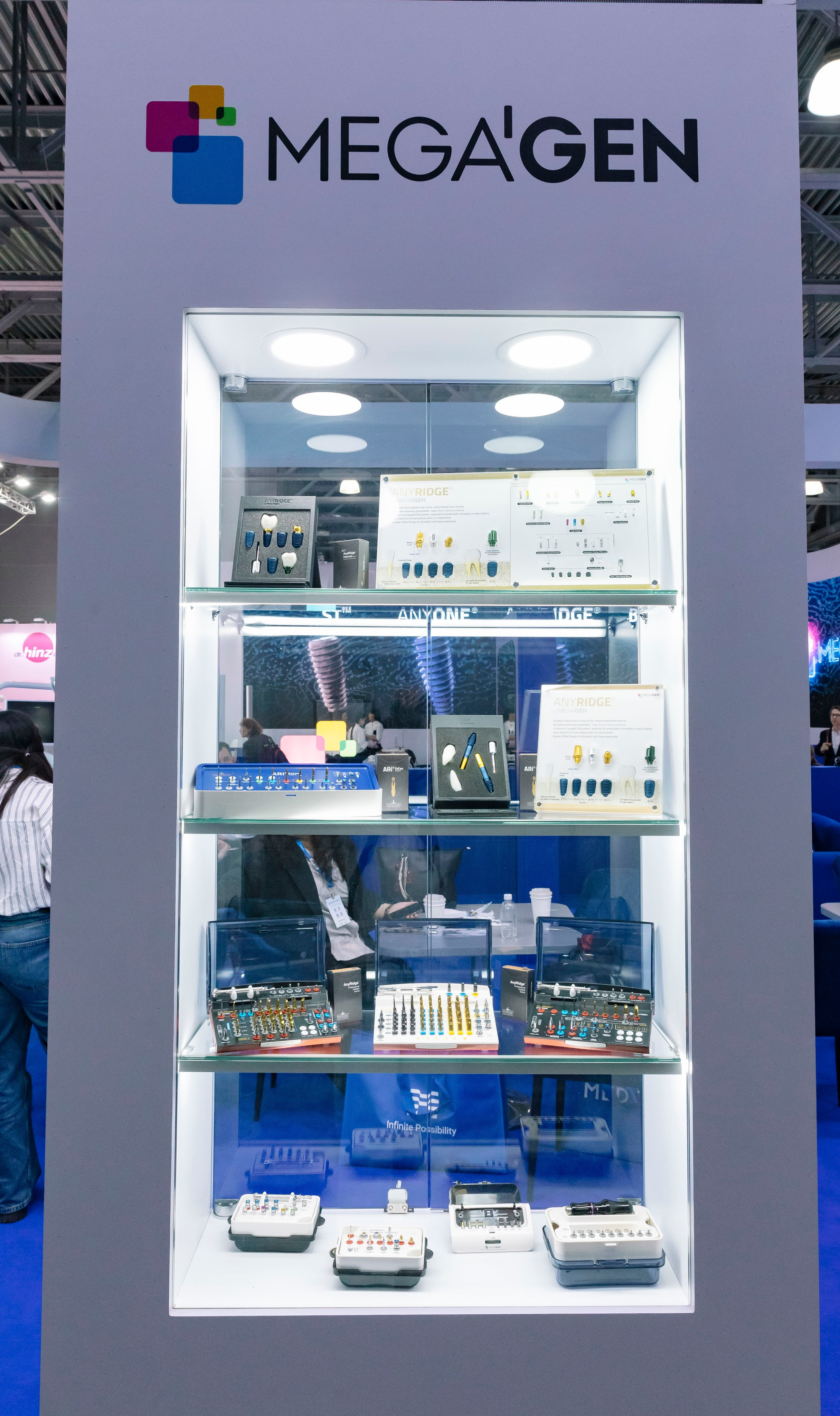 Стоматологическая выставка Dental Salon 2026. Профессиональный фотограф в Москве | Заказать фотосессию и съемку