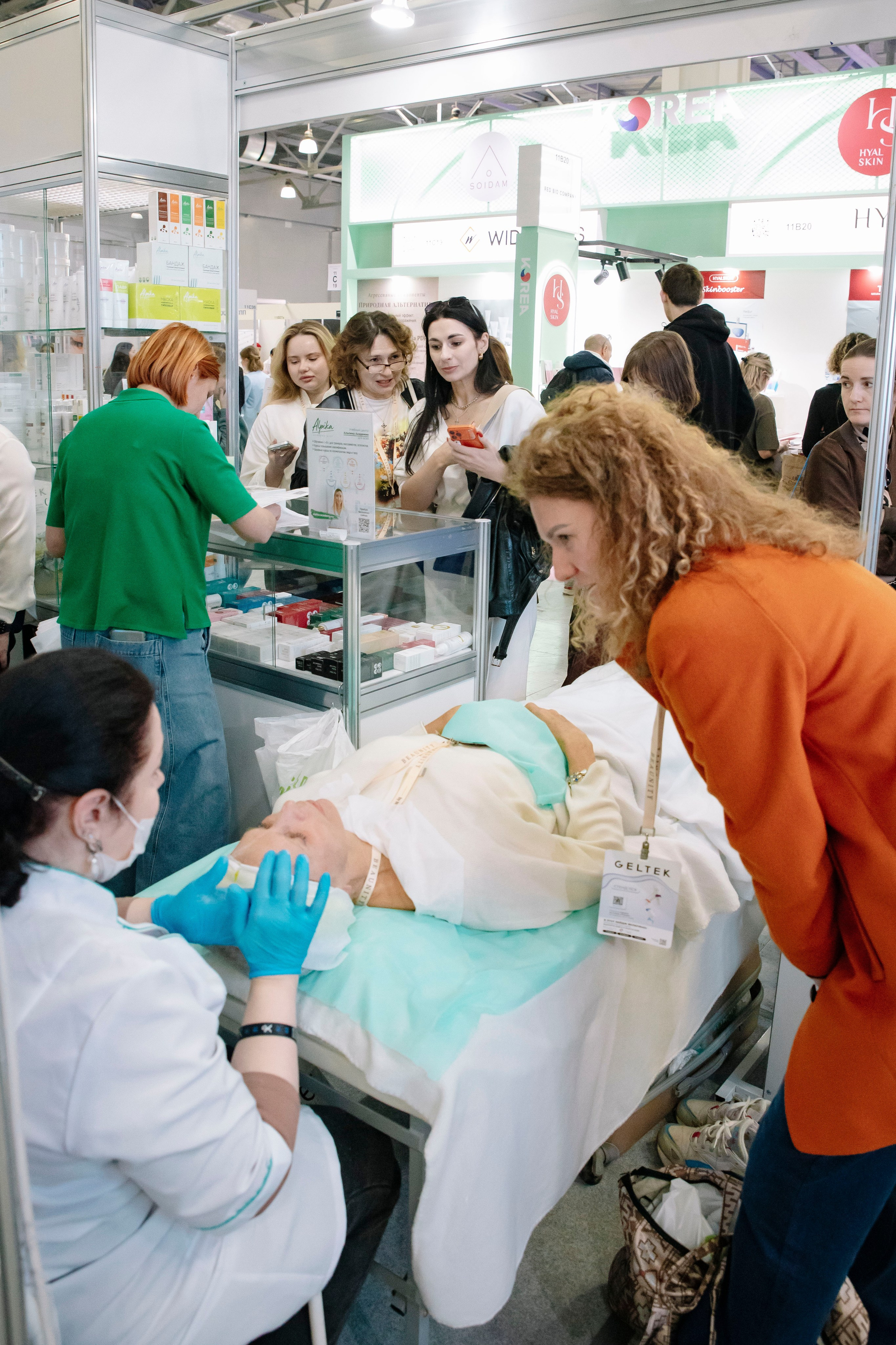 Выставка BEAUNITY by InterCHARM 2026. Профессиональный фотограф в Москве | Заказать фотосессию и съемку