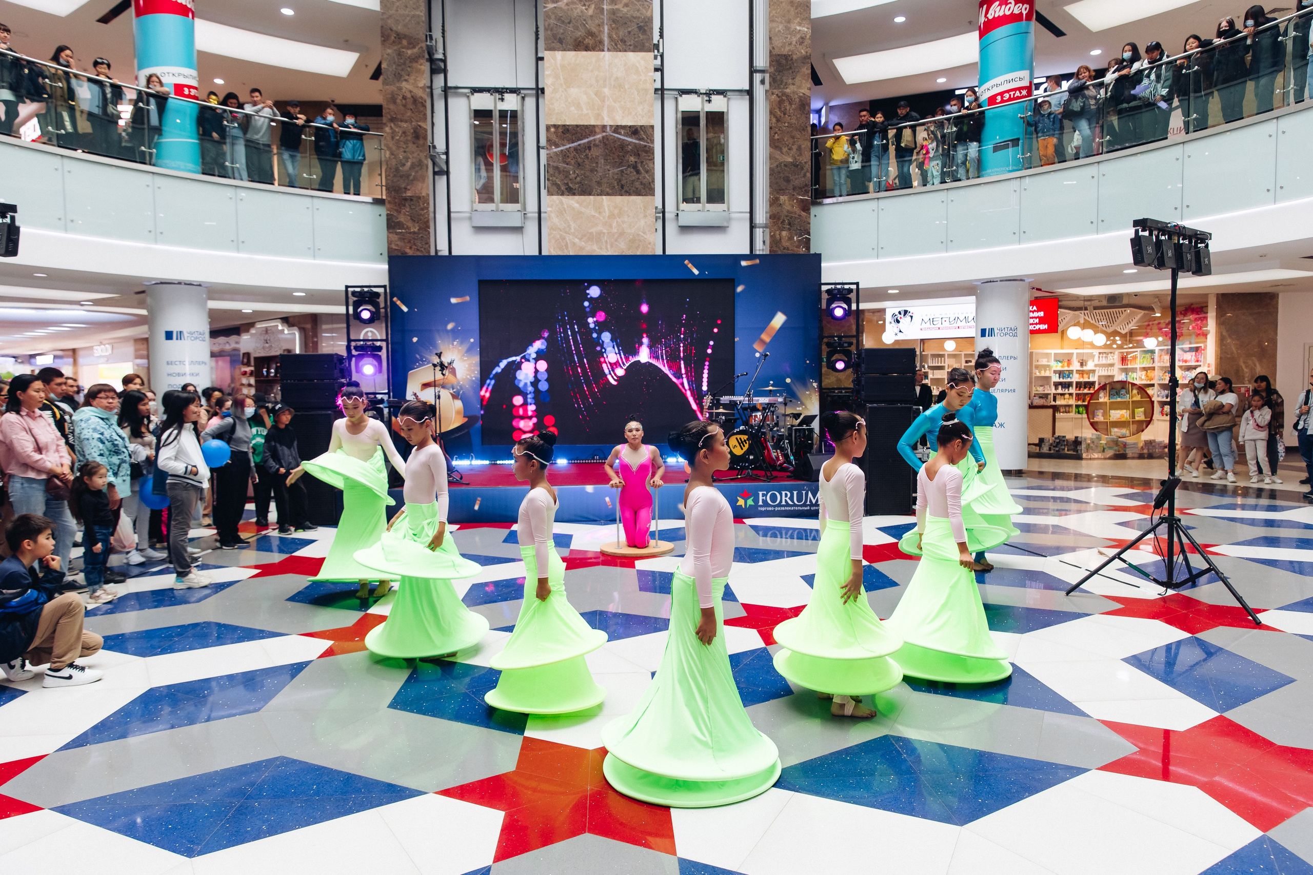 5 лет ТЦ Форум. Свадебный и семейный фотограф в Улан-Удэ