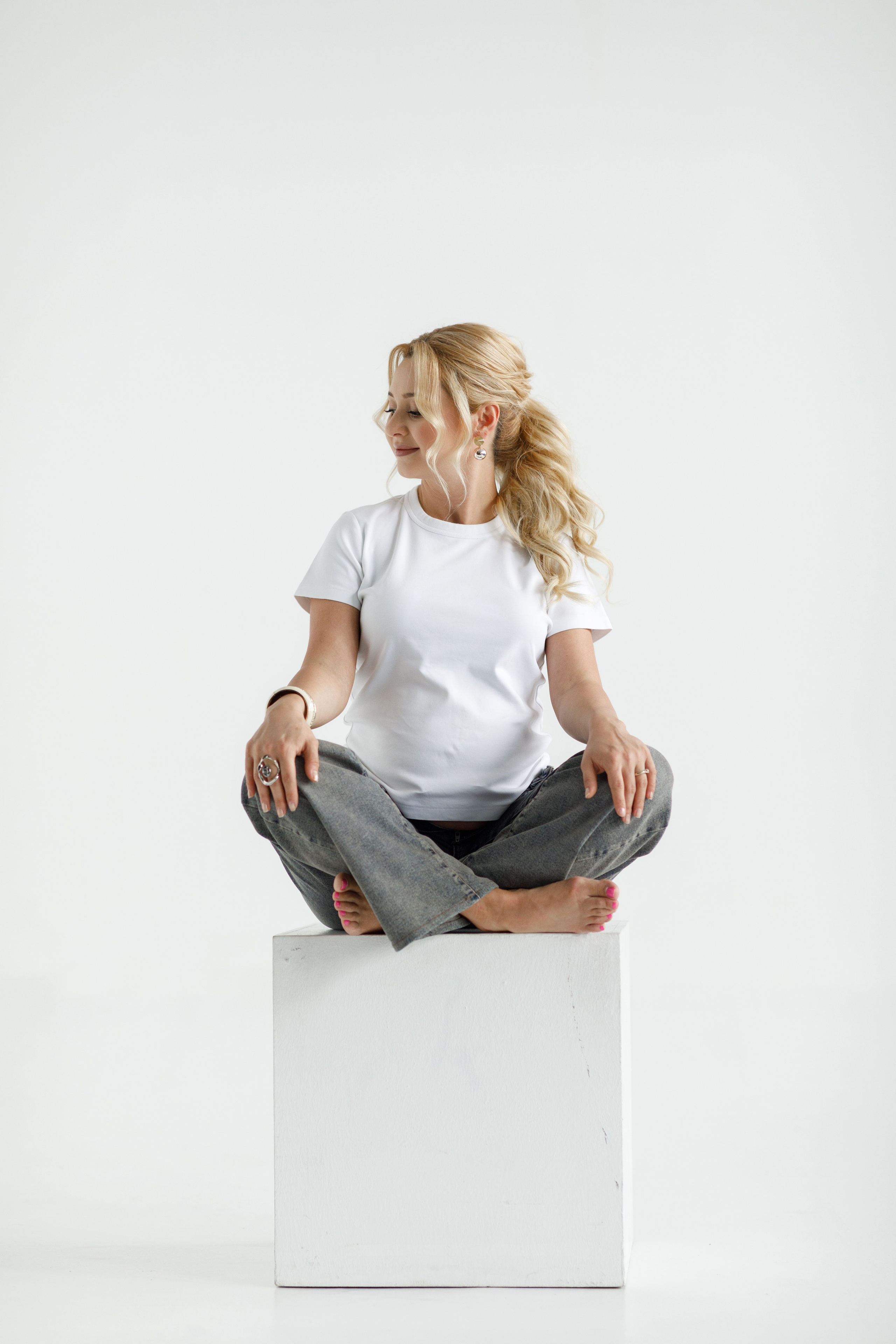 Студийная фотосессия для будущей мамы. Фотограф во Владикавказе Юрий Геворгизов