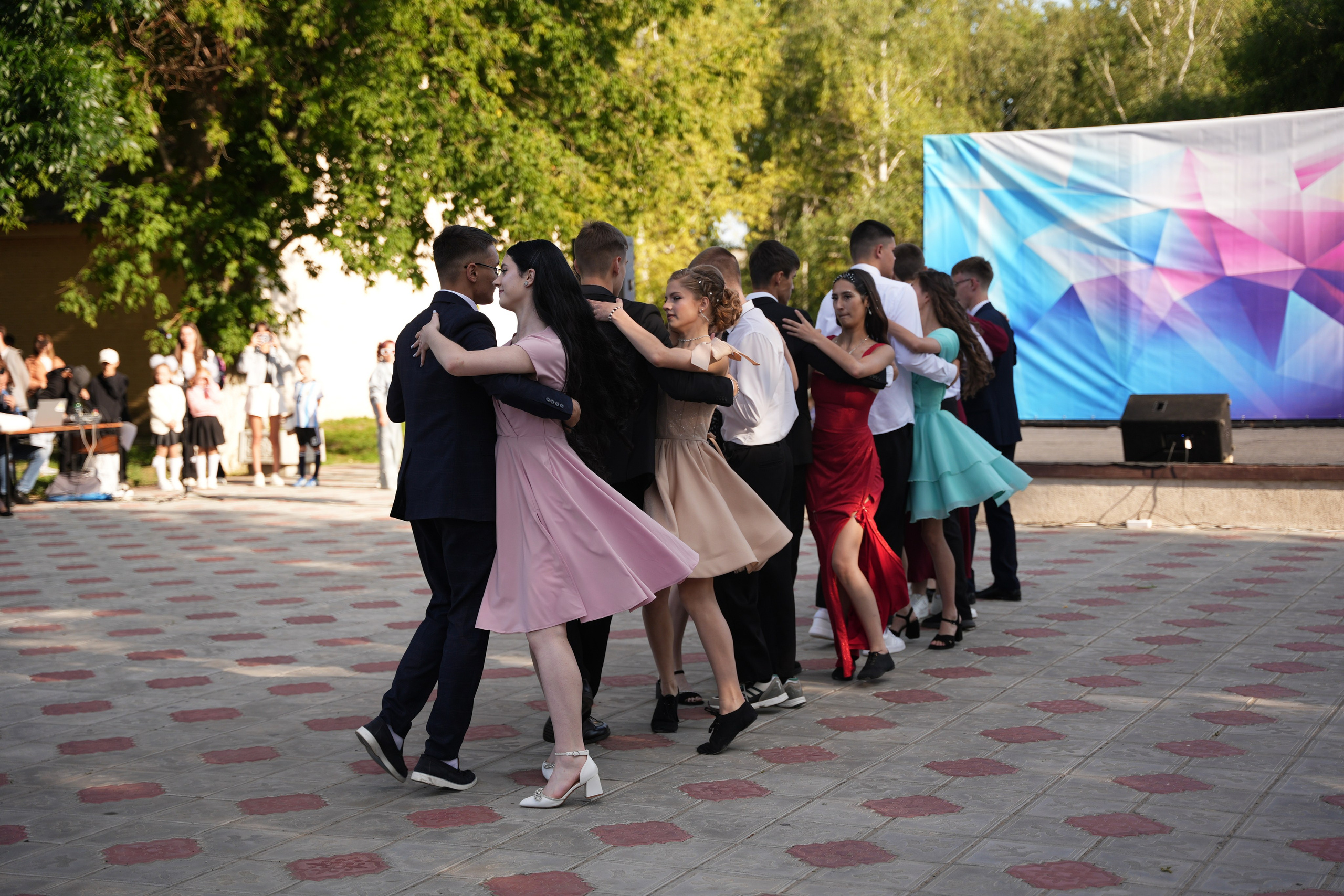 Выпускной в парке. Ольга Плаксина фотограф в Саратове