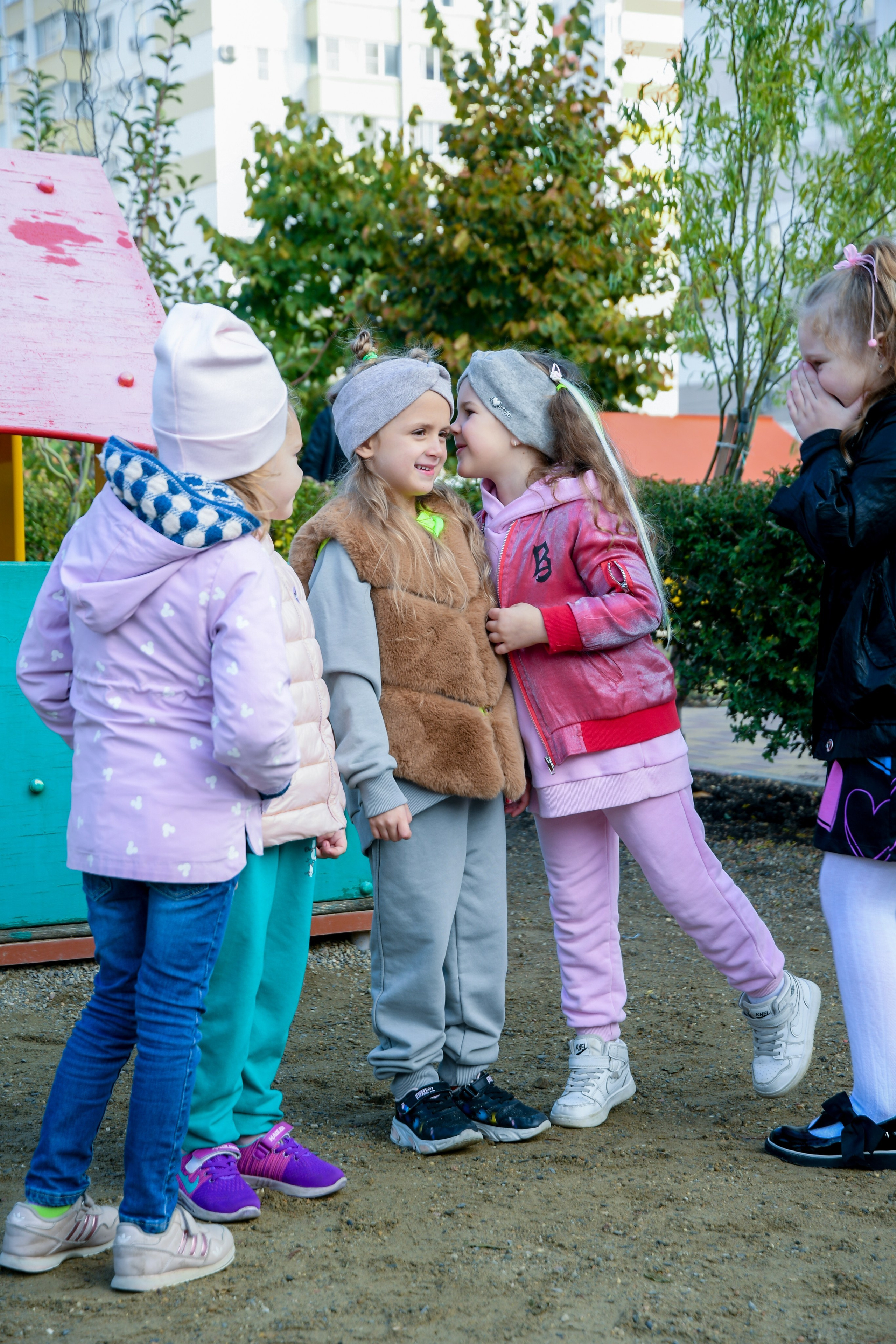 Фотосессия для выпускного альбома на прогулке. Вячеслав Скрипник Фотограф Краснодар