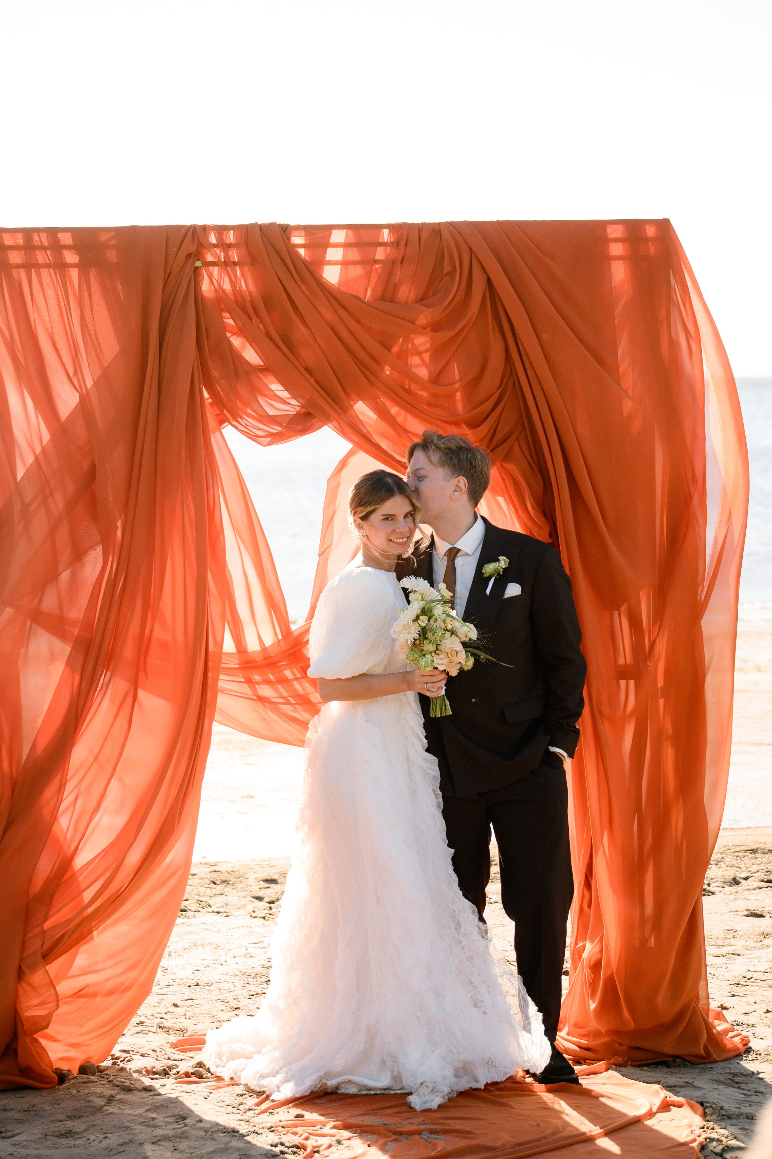 На берегу залива. Свадебный фотограф в Санкт-Петербурге, Москве, СПб Сергей Поддубный