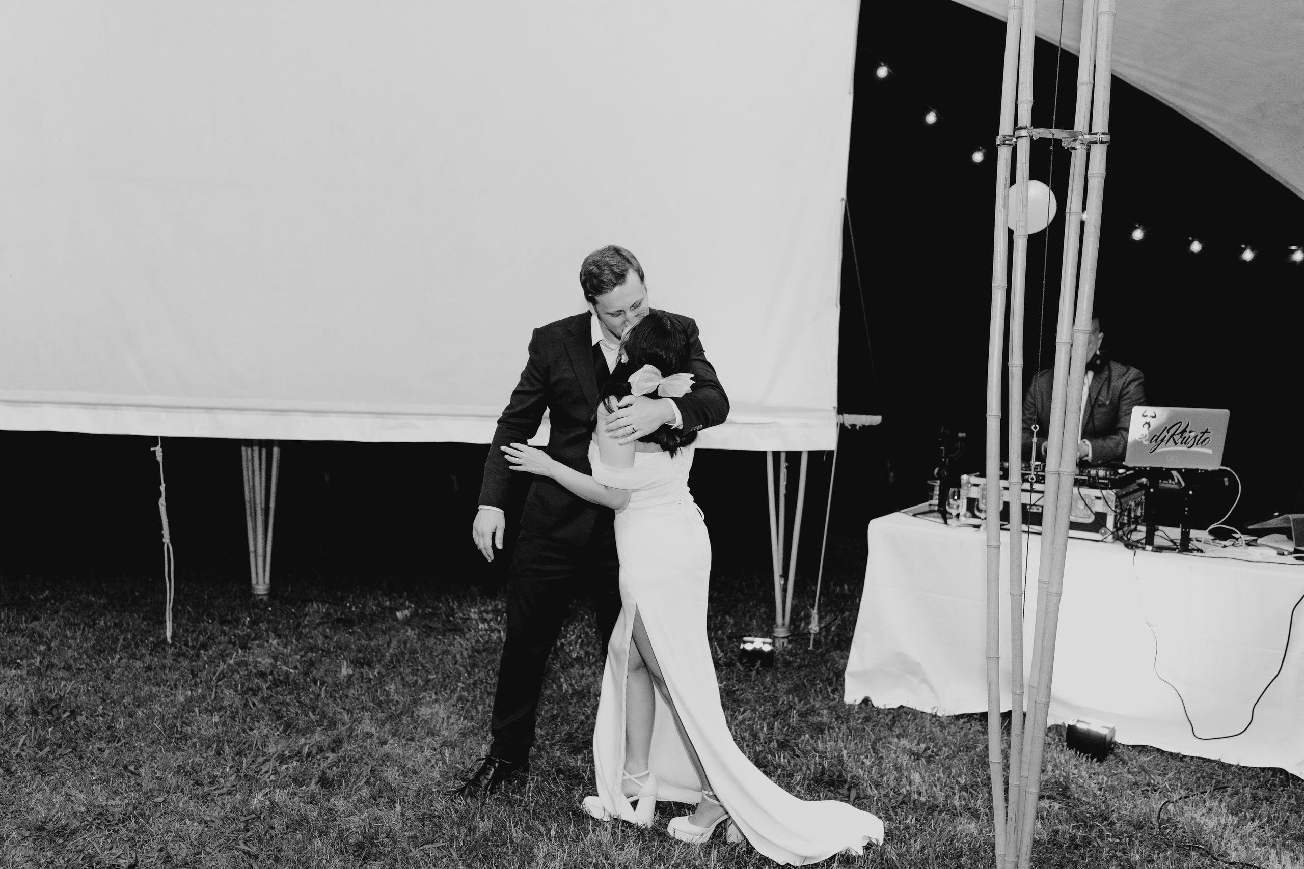 Nhi & Samuel | courtyard. Photographe de Mariage Professionnelle — Genève & Suisse Romande | Tanya Creator