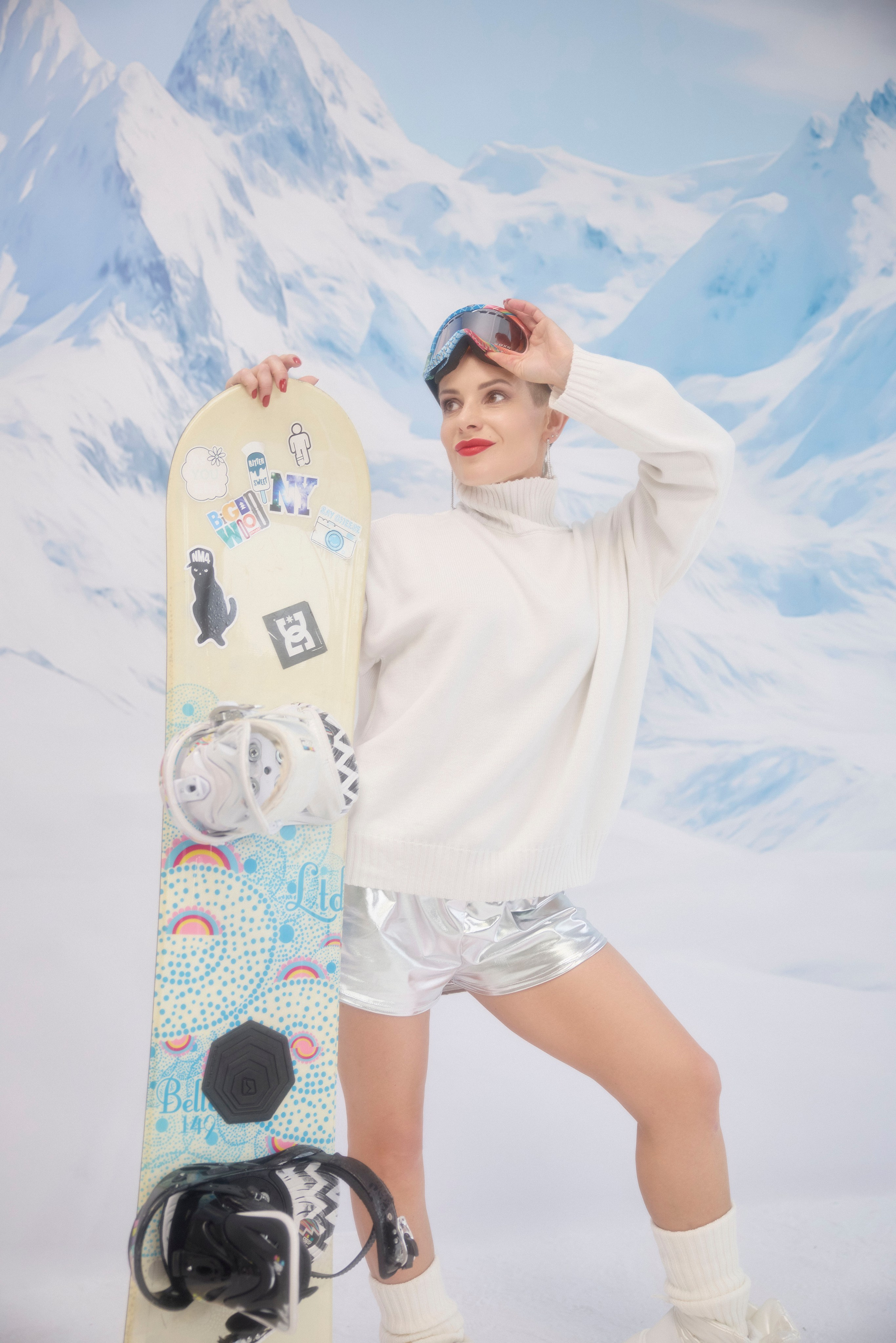 студийная новогодняя съемка  съемка девушки в нарядном праздничном платье в студии фотограф питер санкт-петербург женский портрет женская портретная съемка  сноуборд