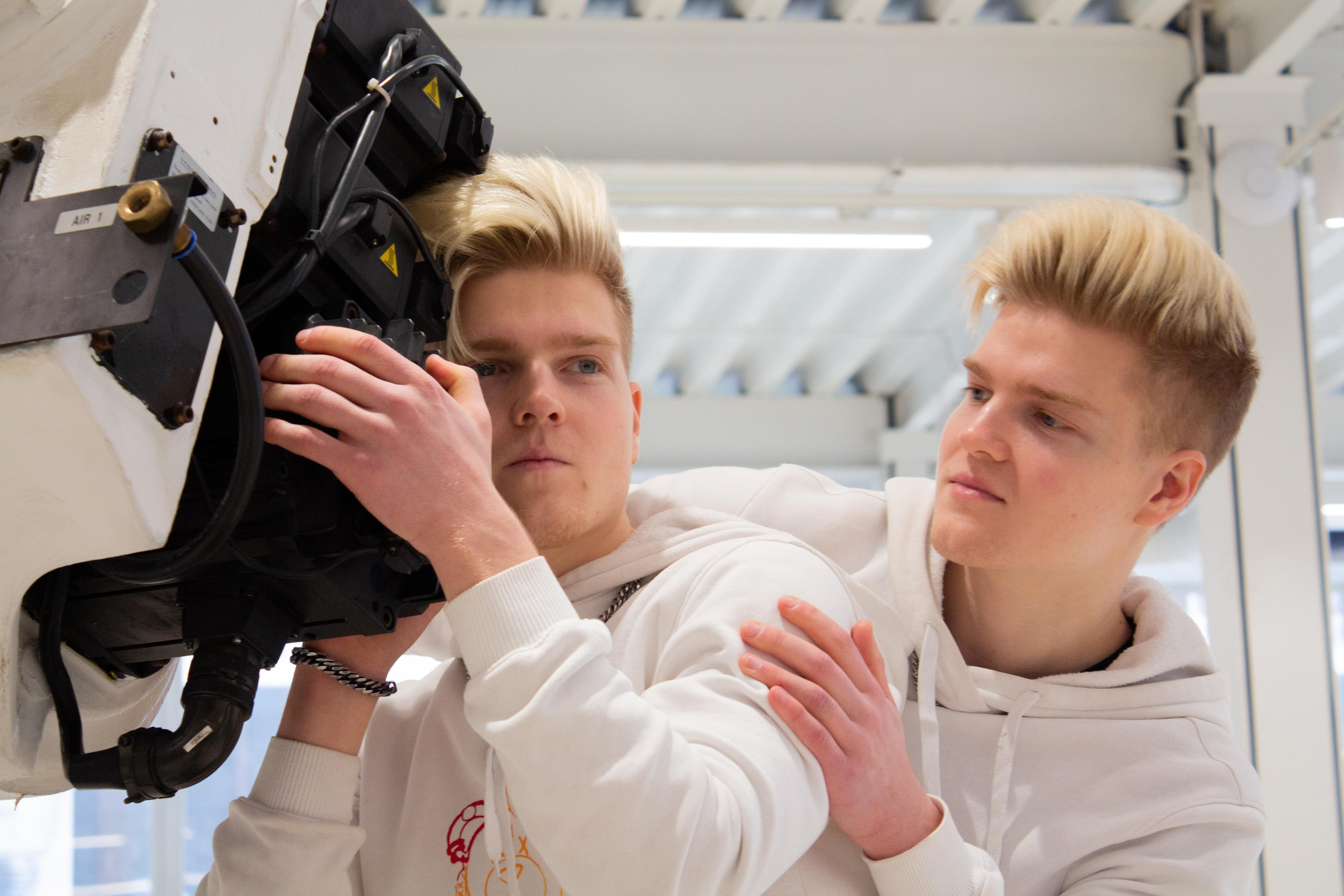 Молодежная фотосессия. Фотограф для вас и вашего бизнеса в Москве Альбина Никифоров