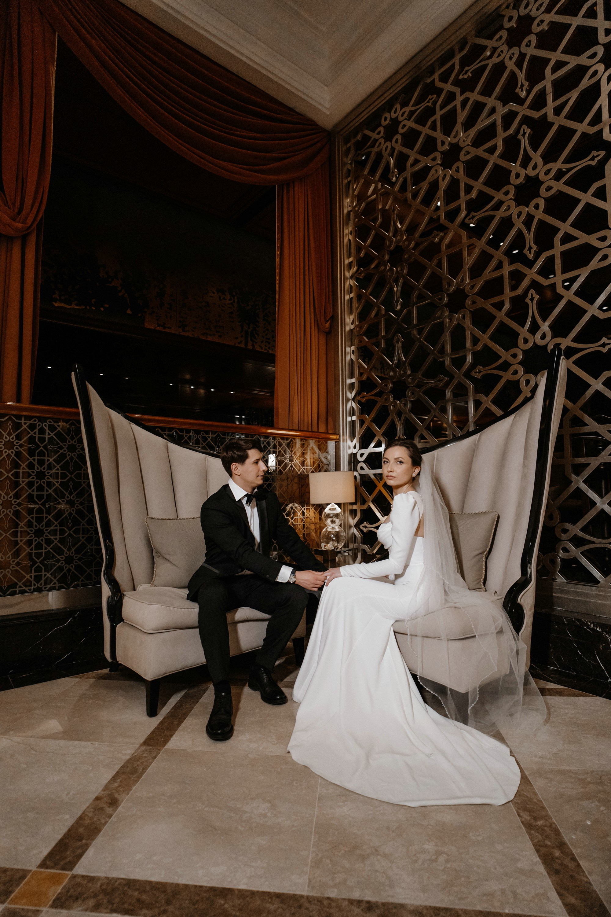 Фотосессия свадьбы в Lotte Plaza. Свадебный и семейный фотограф в Москве Светлана Зоткина