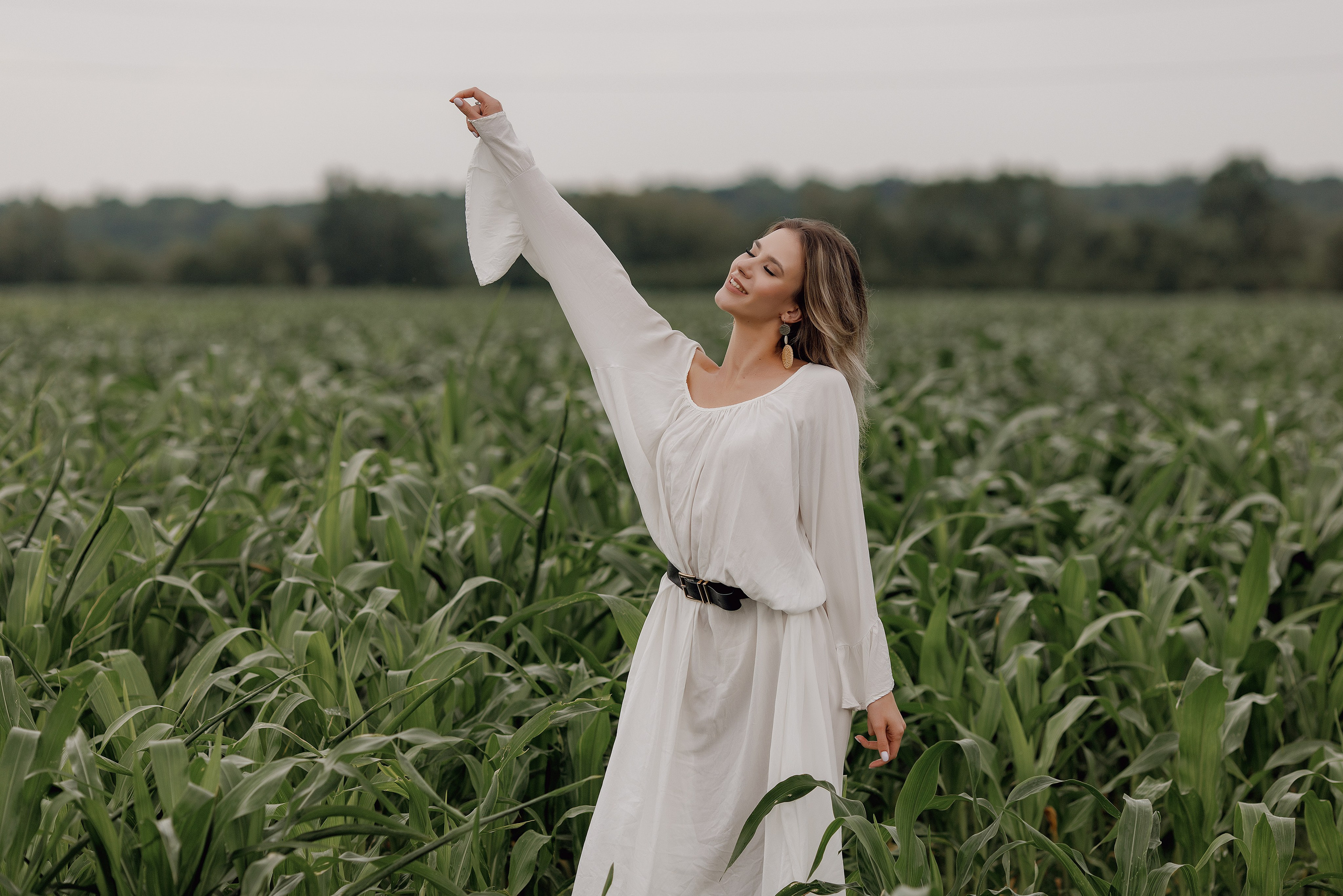 Вечерняя прогулка в поле. Свадебный фотограф Санкт-Петербург  Москва
